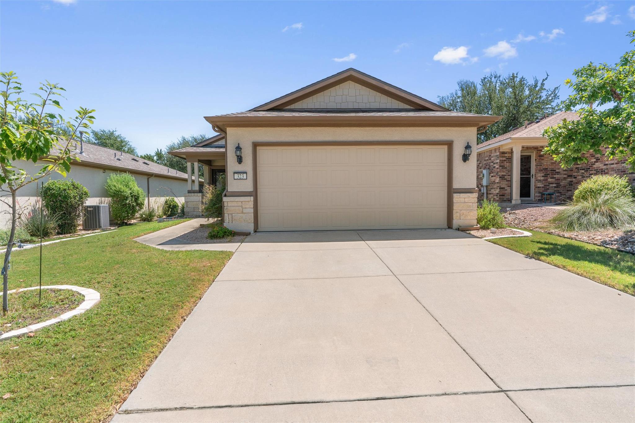 323  Salado Creek Ln, photo 2