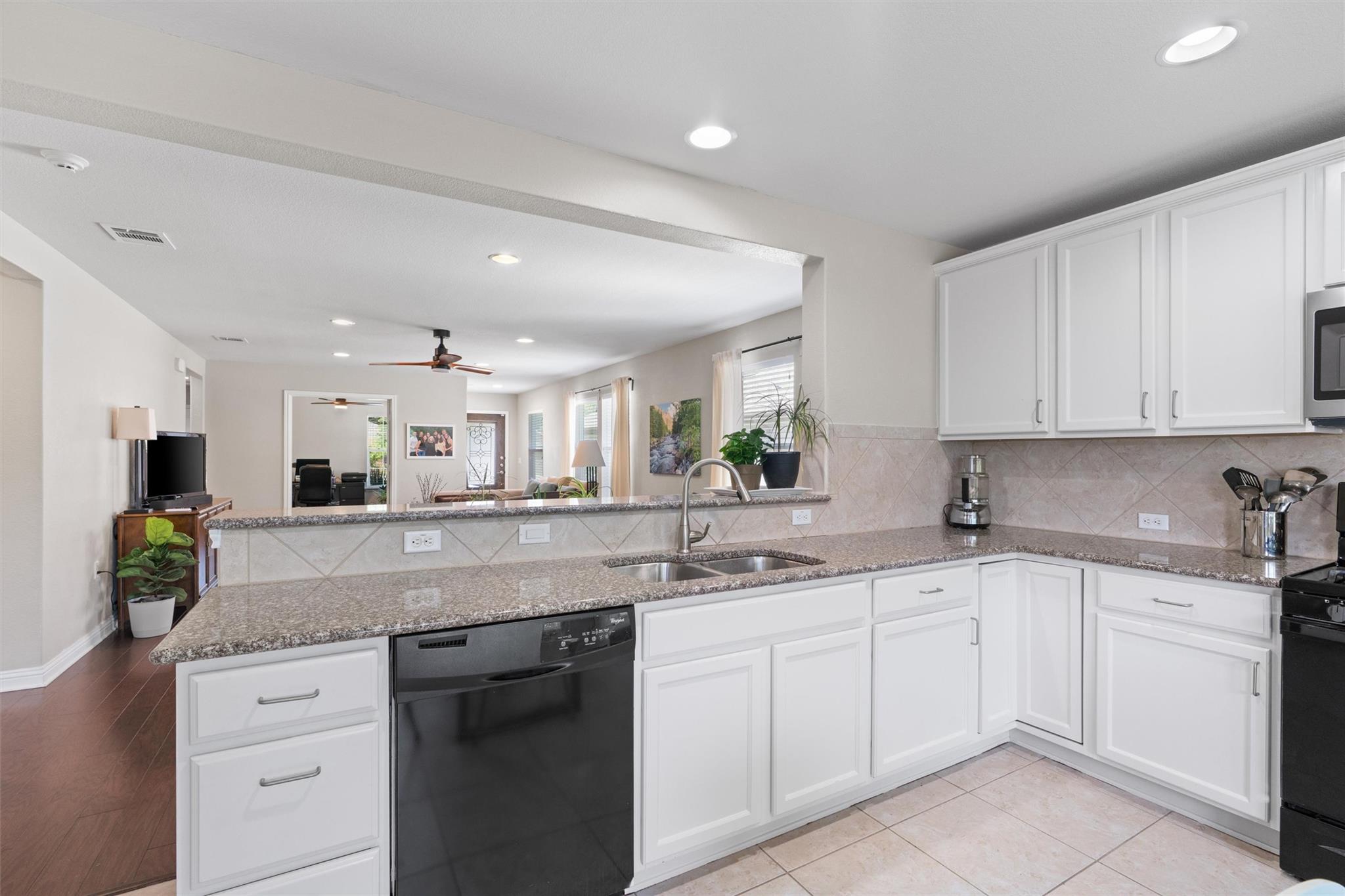 323  Salado Creek Ln, photo 11