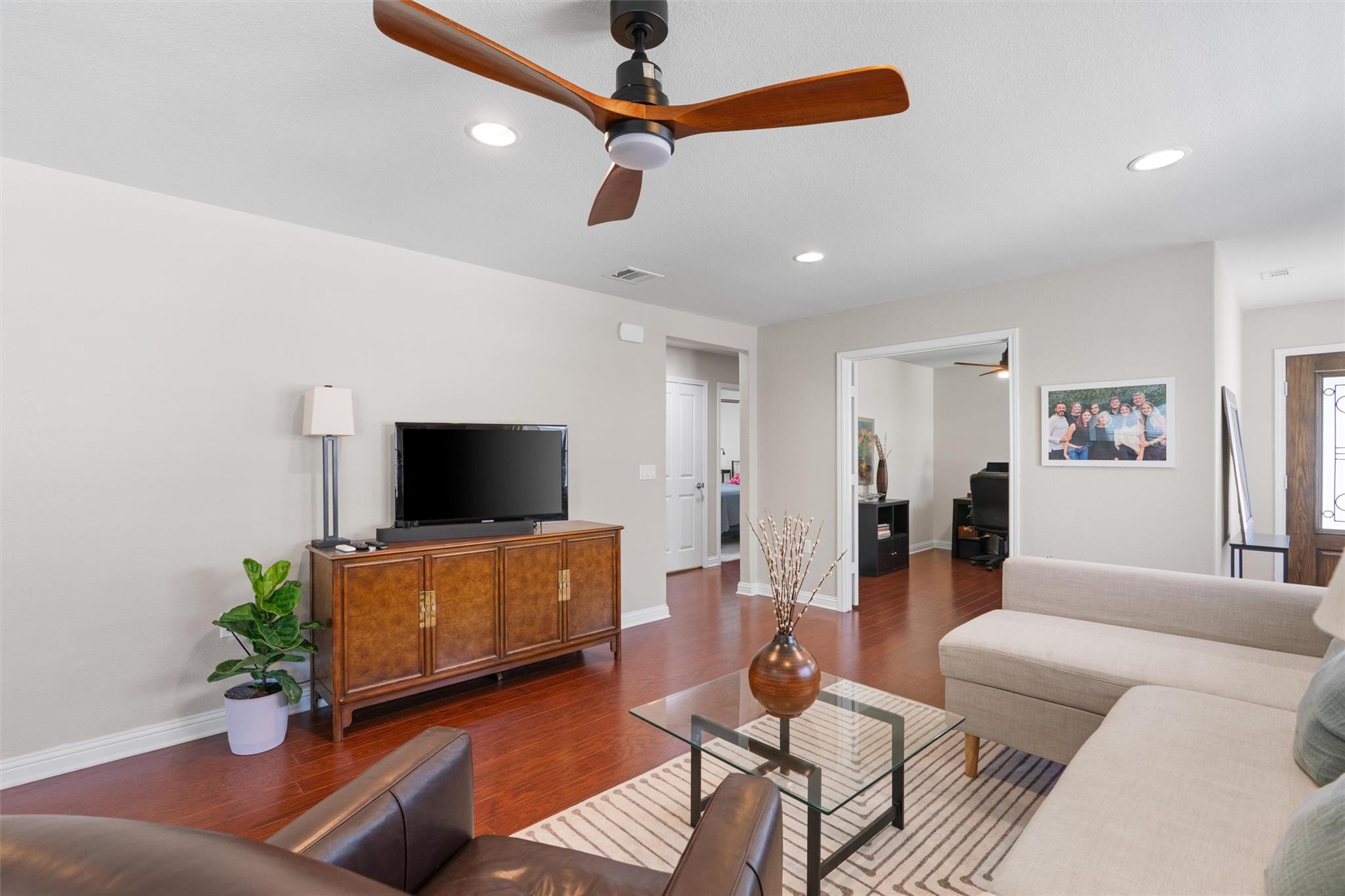 323  Salado Creek Ln, photo 8