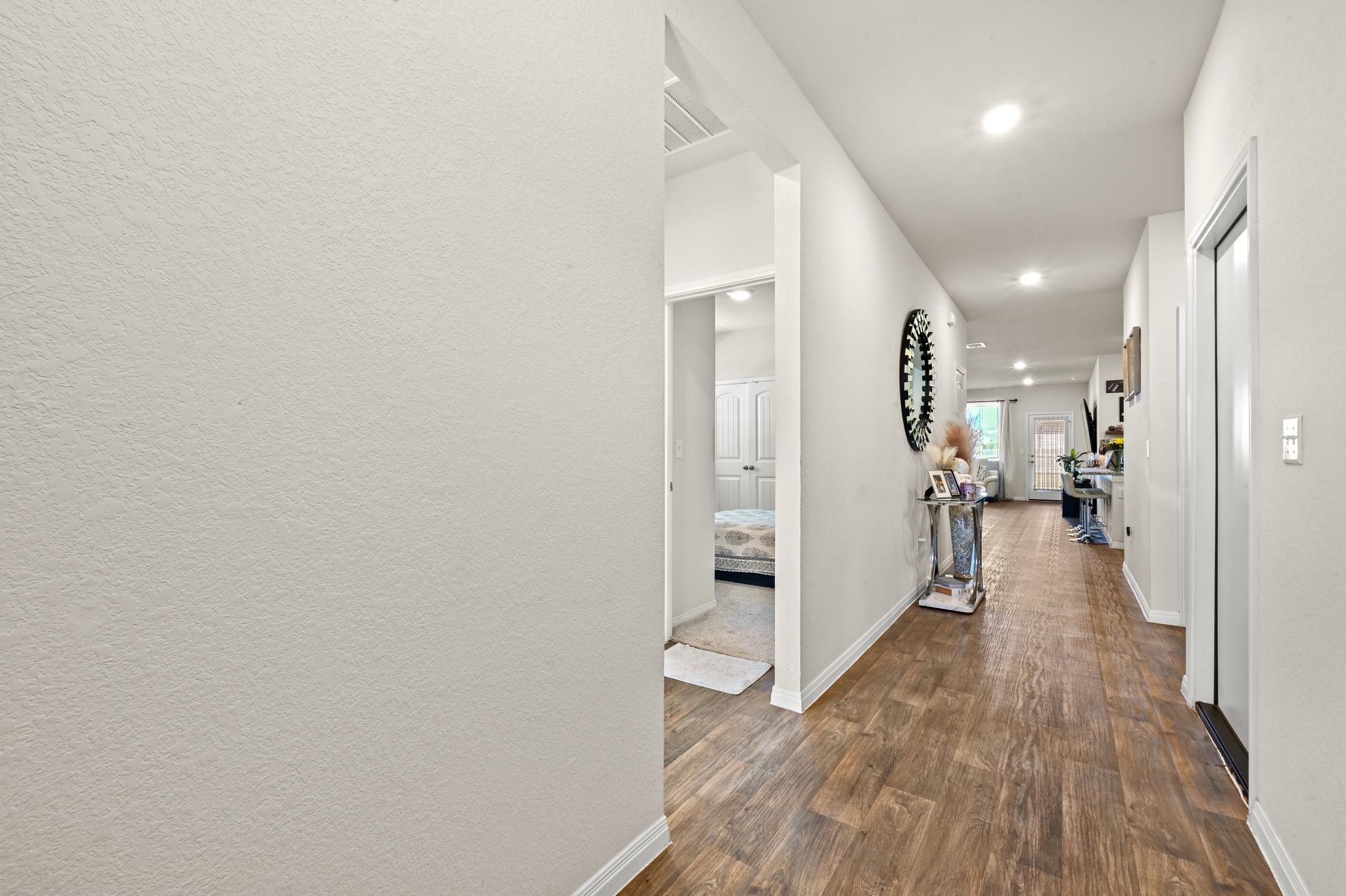 201  Connor Ln, photo 4
