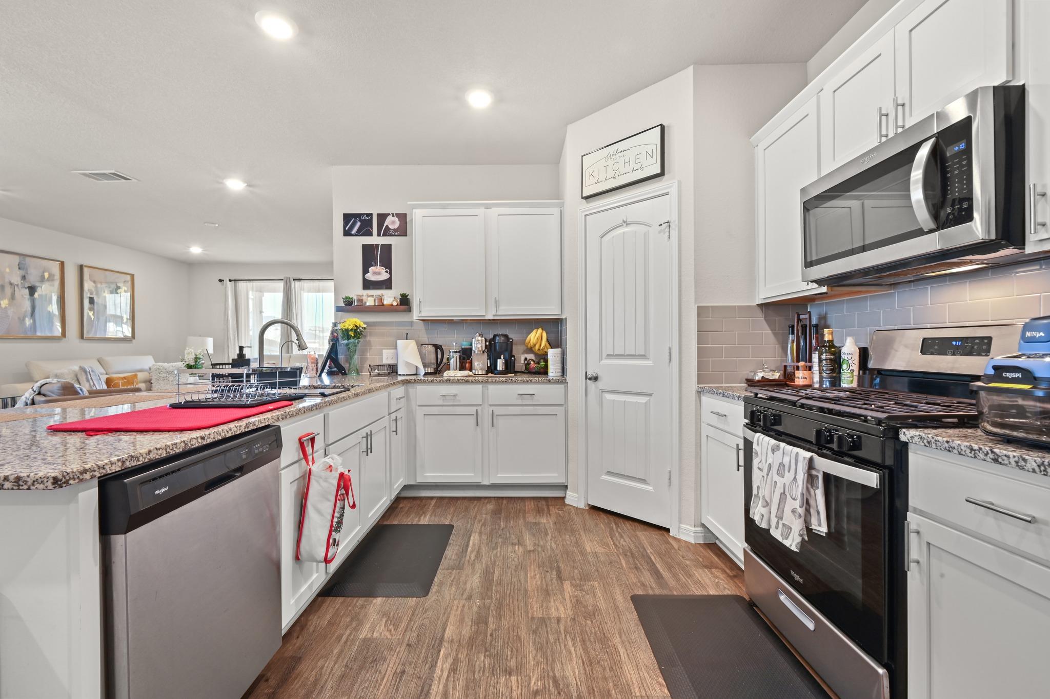 201  Connor Ln, photo 8