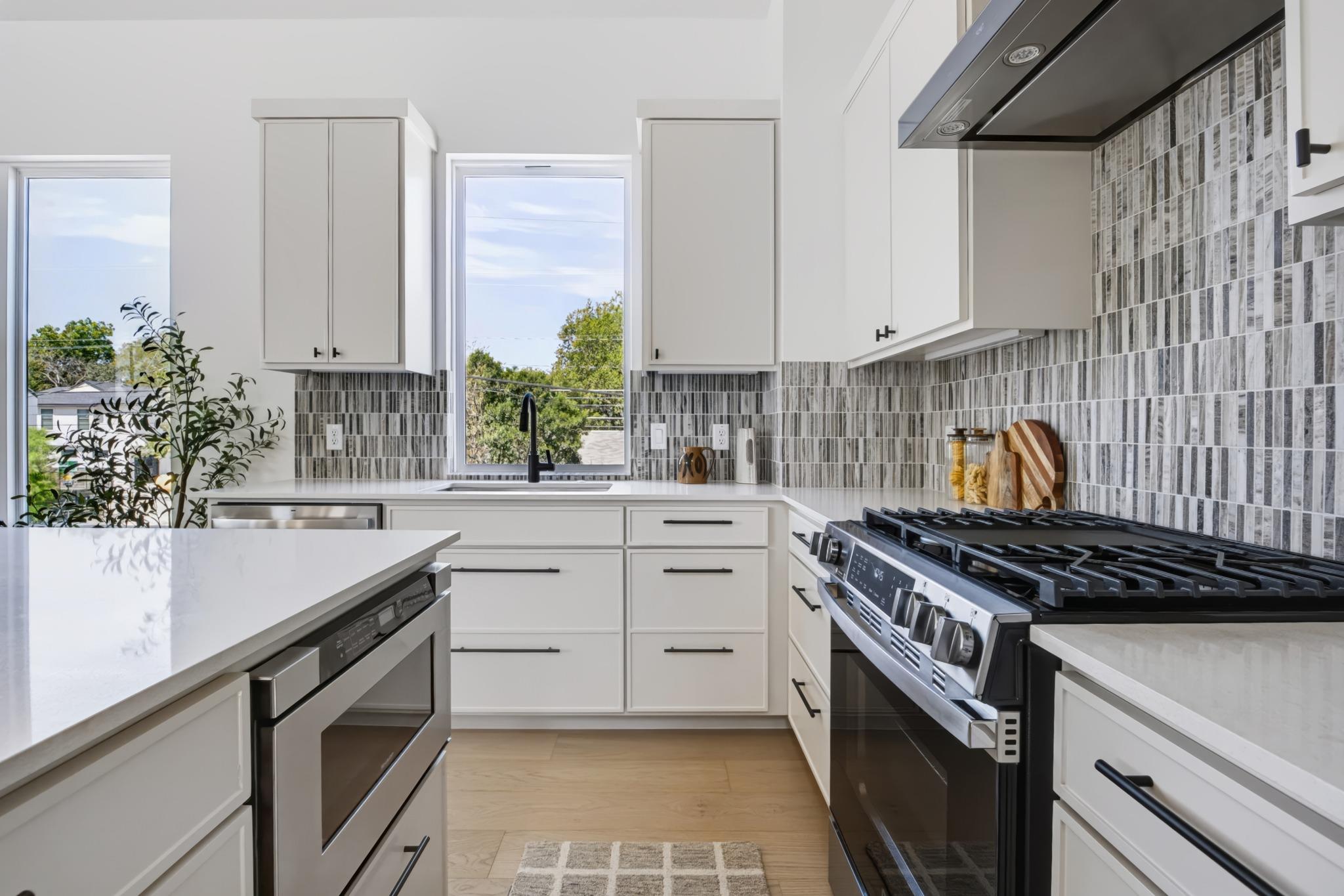 301 N Pleasant Valley Rd  #1, photo 9