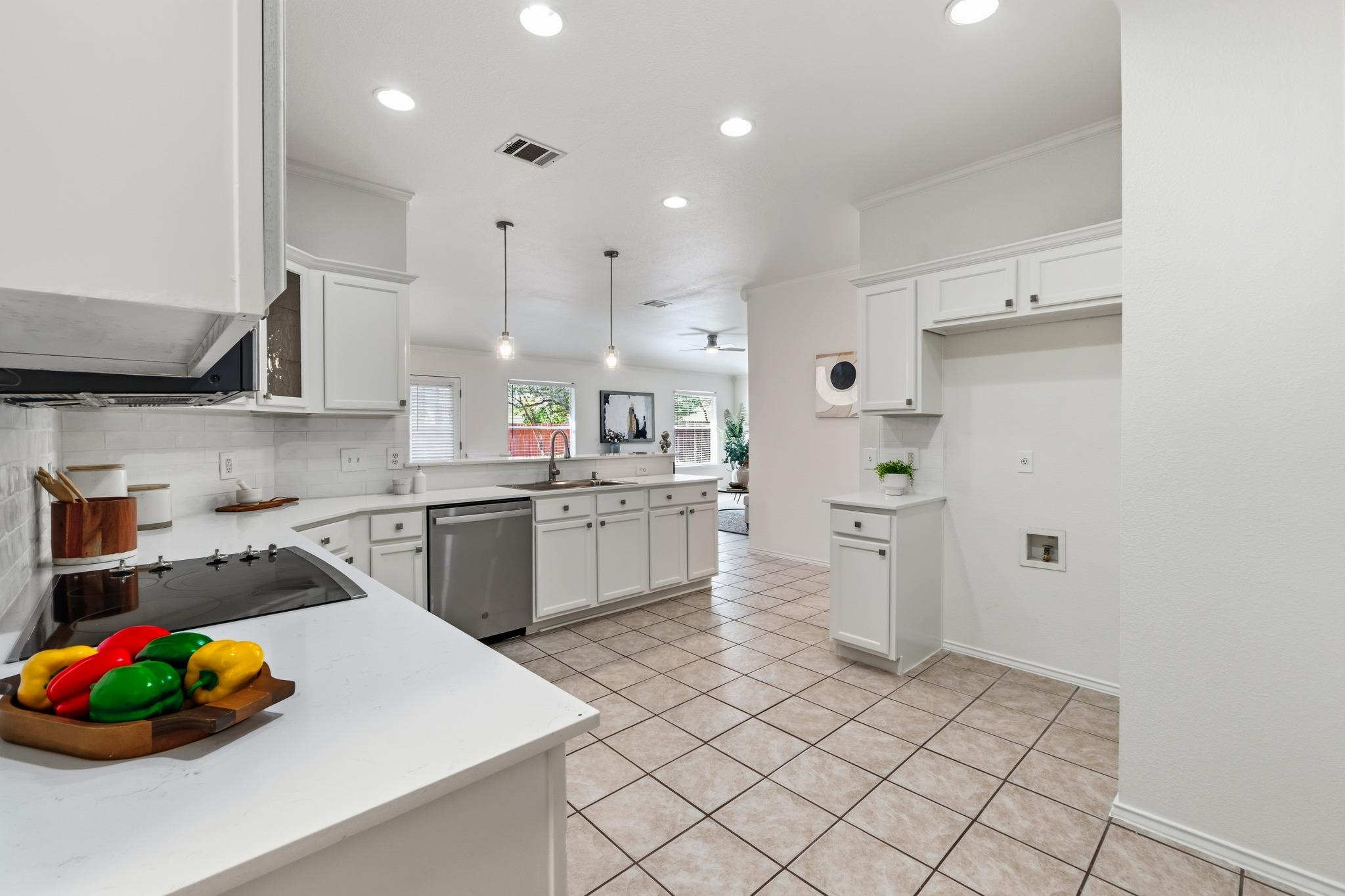 2502  Vernell Way, photo 6