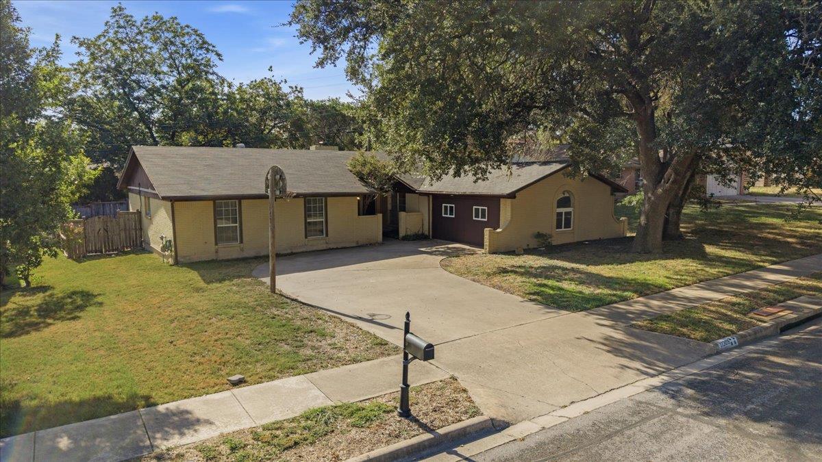 11309  January Dr, photo 3