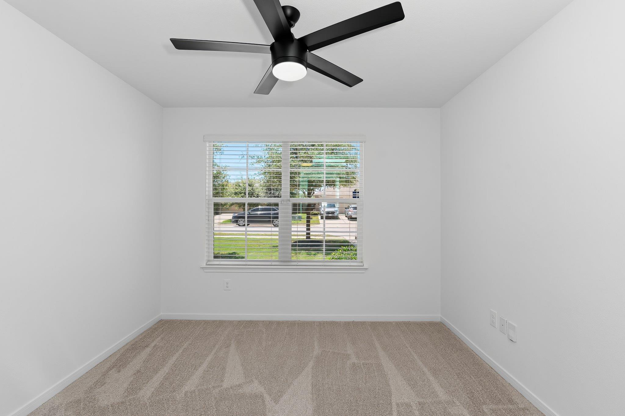 19304  Great Falls Dr, photo 12