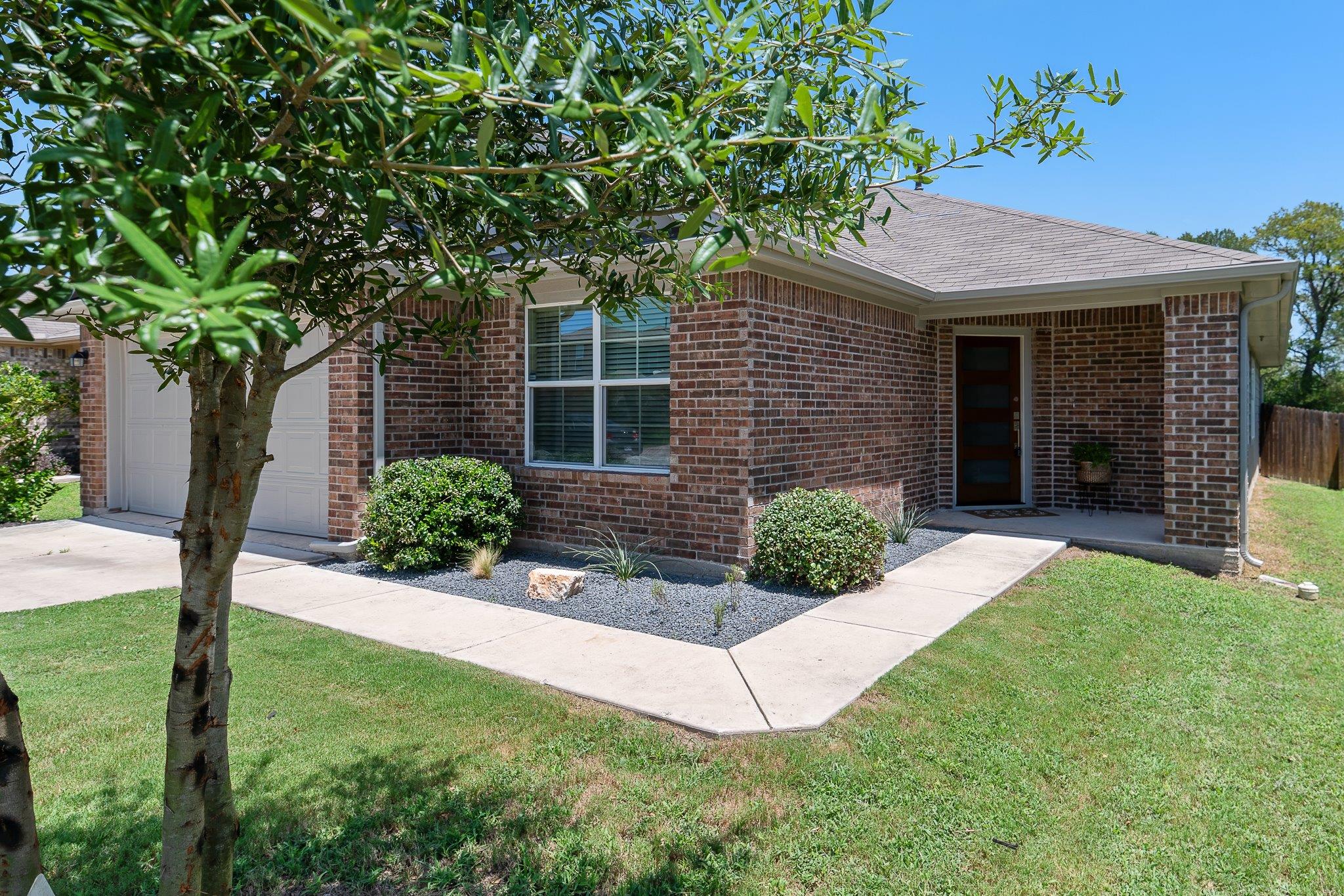 19304  Great Falls Dr, photo 4