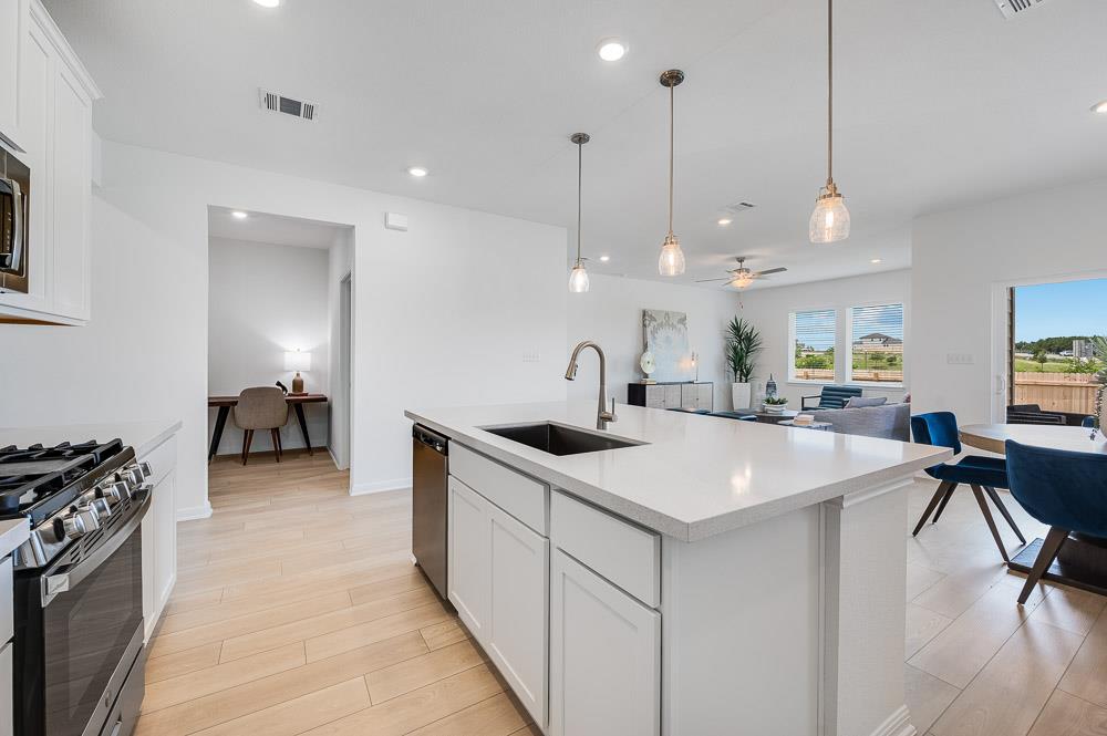 207  Crumpton Way, photo 5