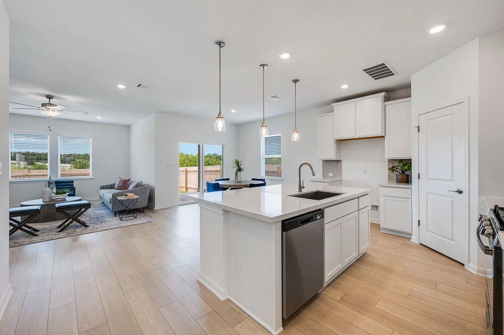 207  Crumpton Way, photo 6