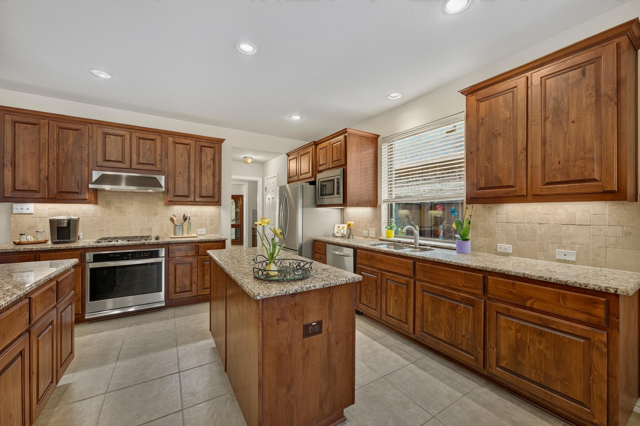 3813  Campfire Dr, photo 9