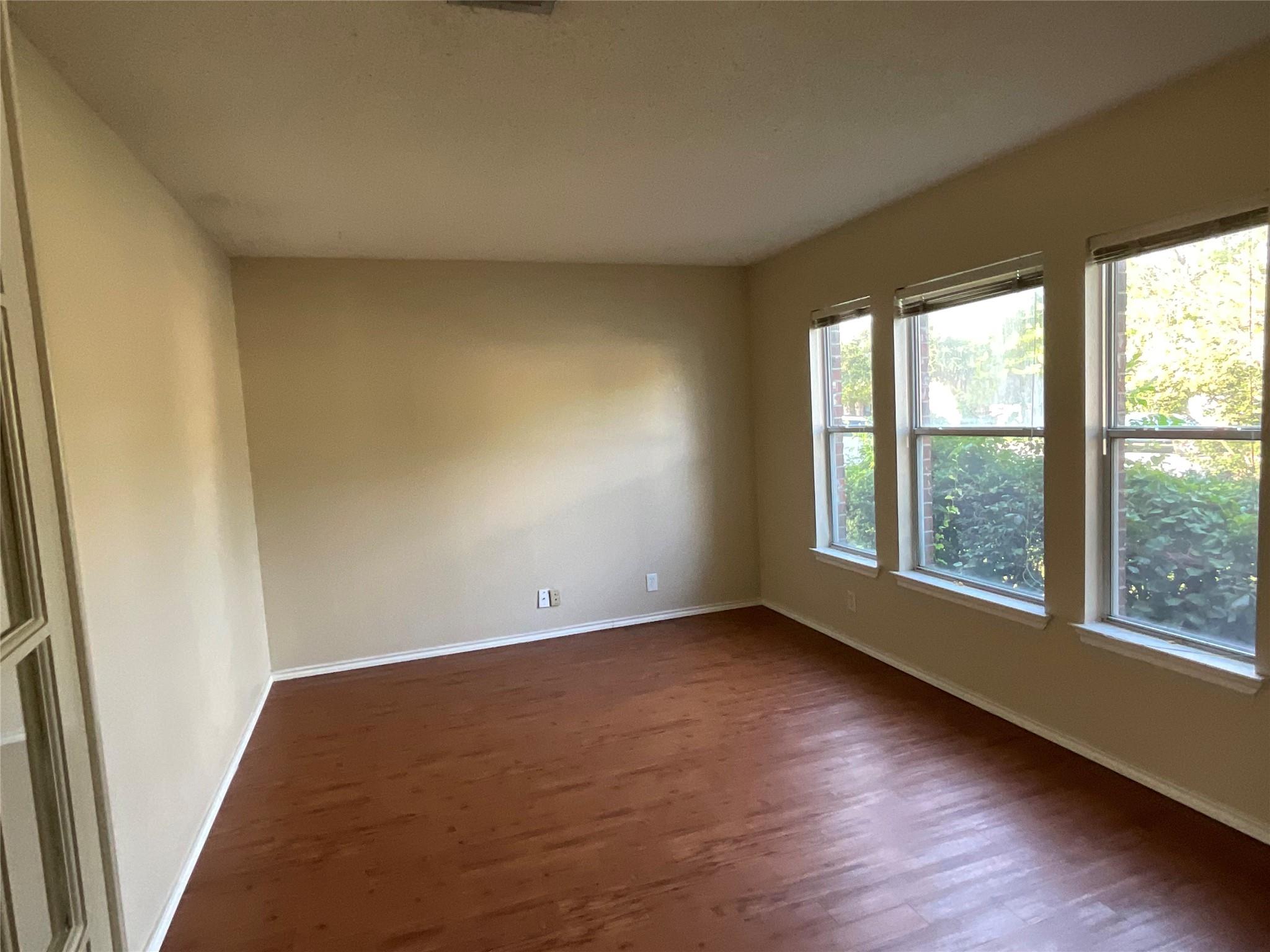 1172  Southern Pl, photo 4
