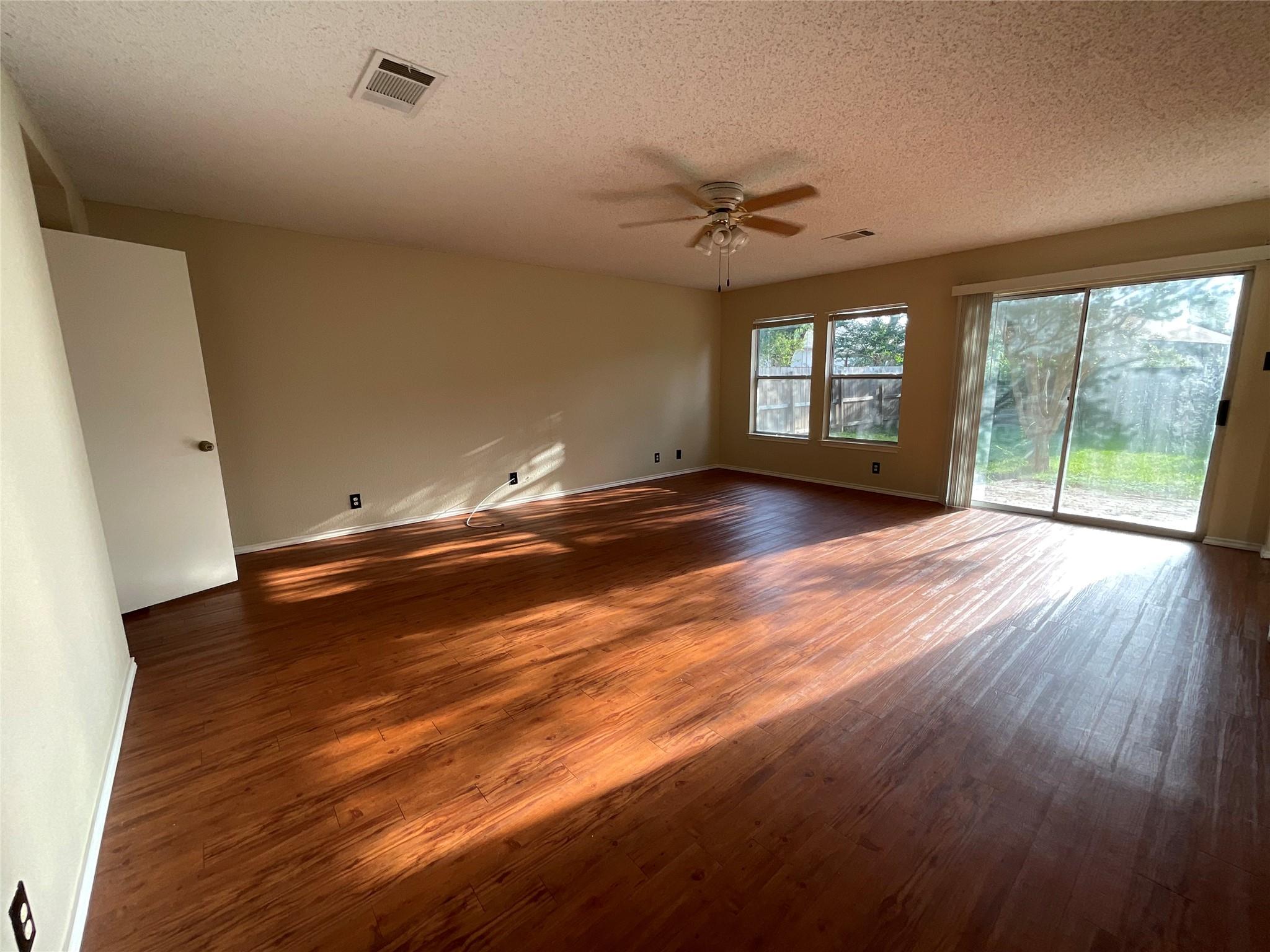 1172  Southern Pl, photo 5
