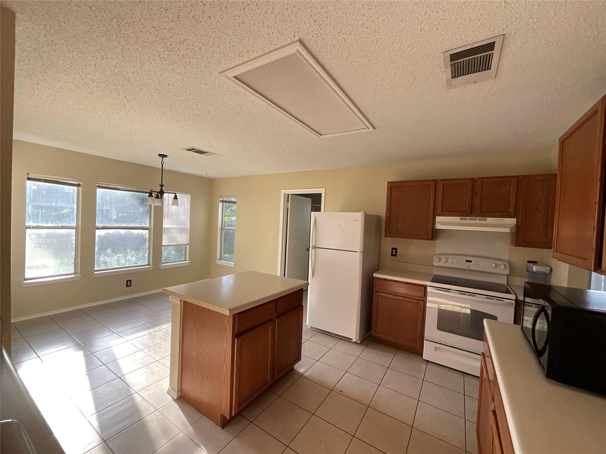 1172  Southern Pl, photo 8