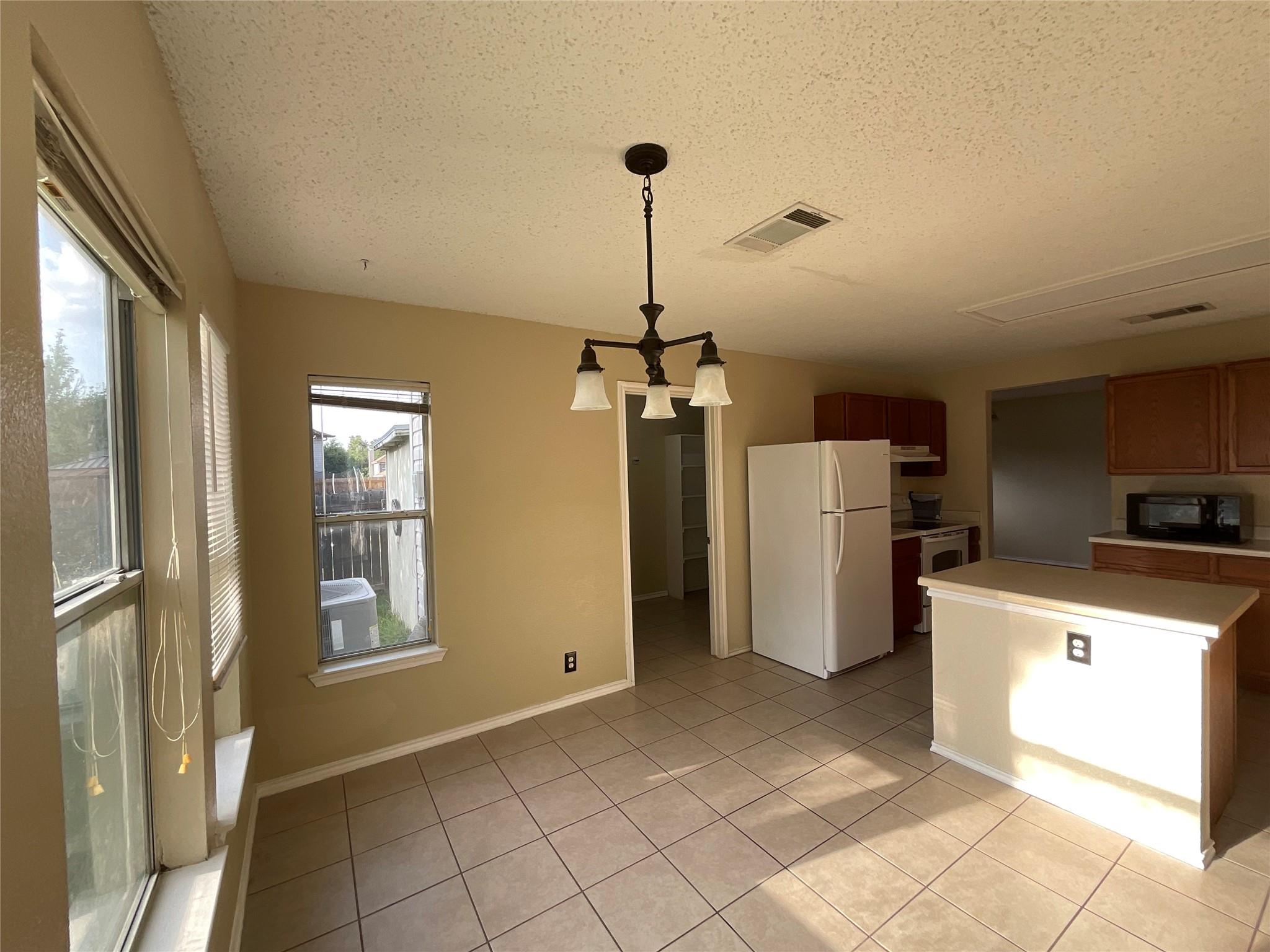 1172  Southern Pl, photo 9