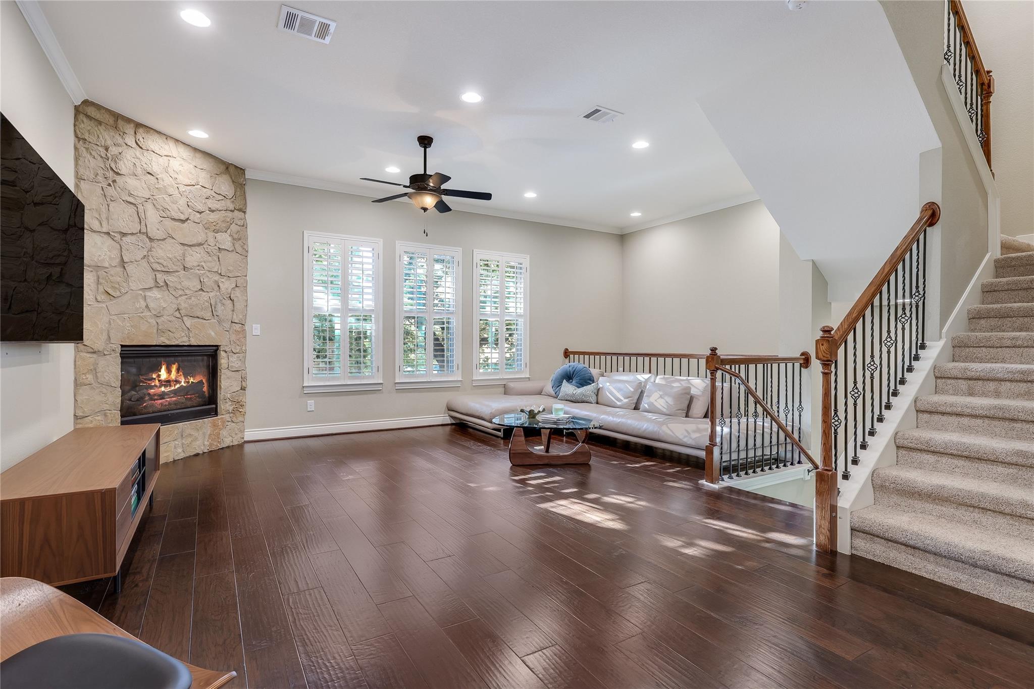 1036  Highknoll Ln, photo 4