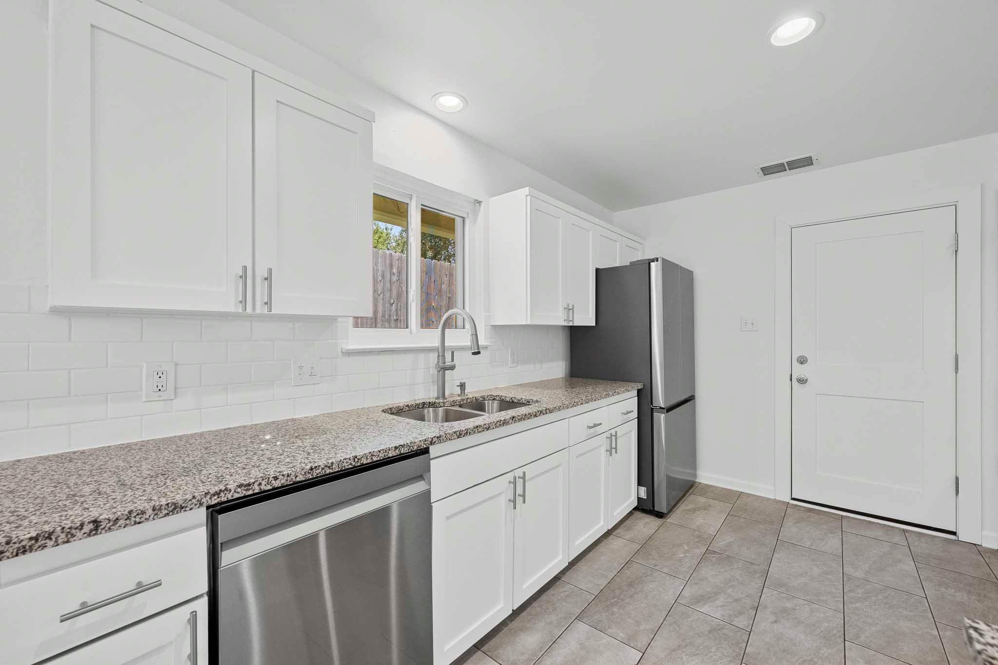 2717  Charlesworth Dr, photo 8