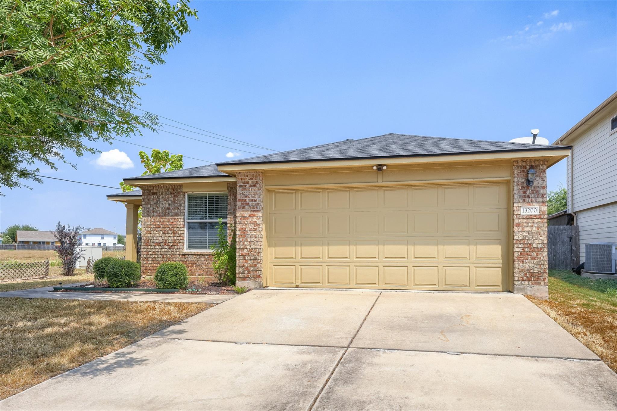 13200  Ring Dr, photo 3