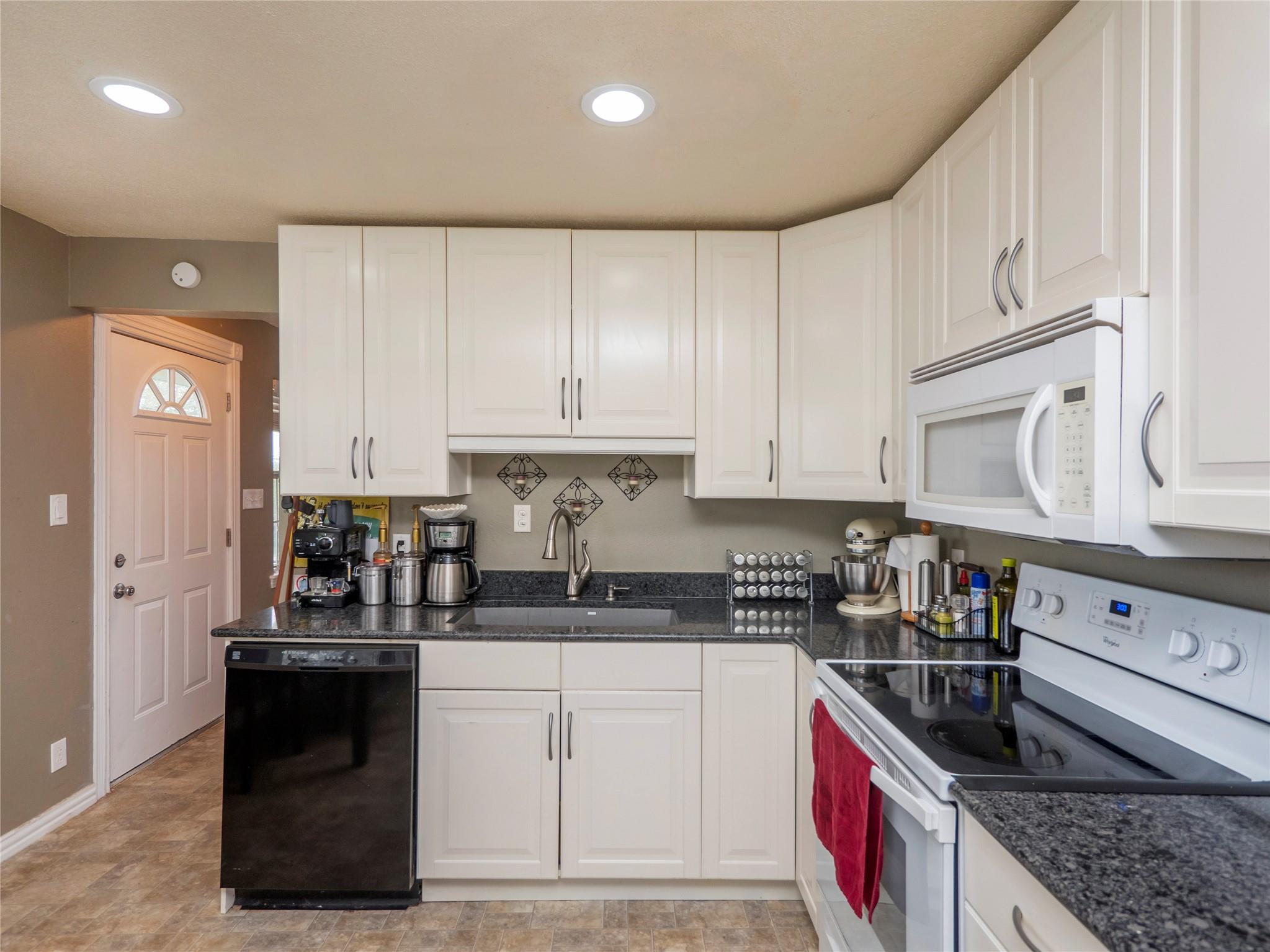 11004  Elm St, photo 11