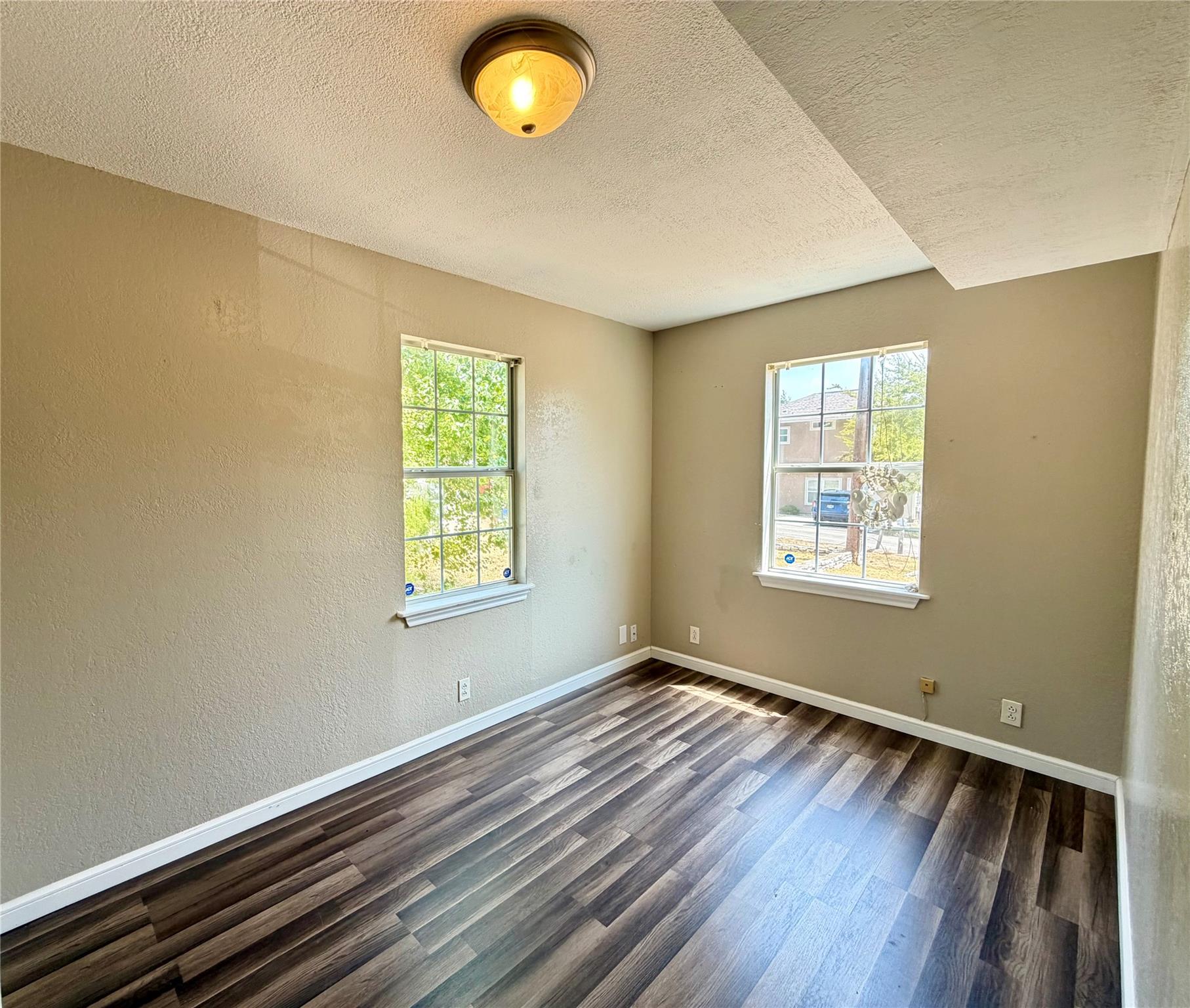 11004  Elm St, photo 7