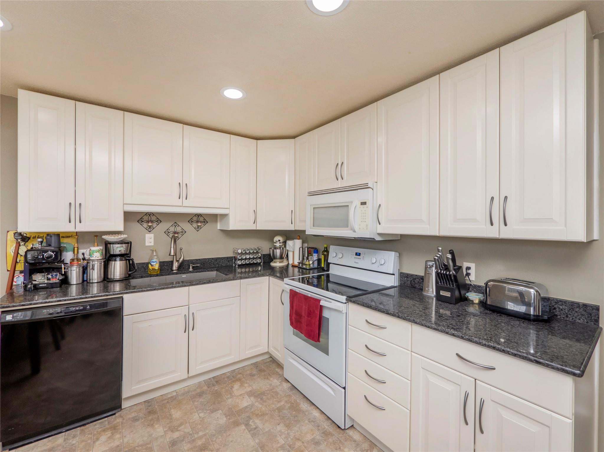 11004  Elm St, photo 10
