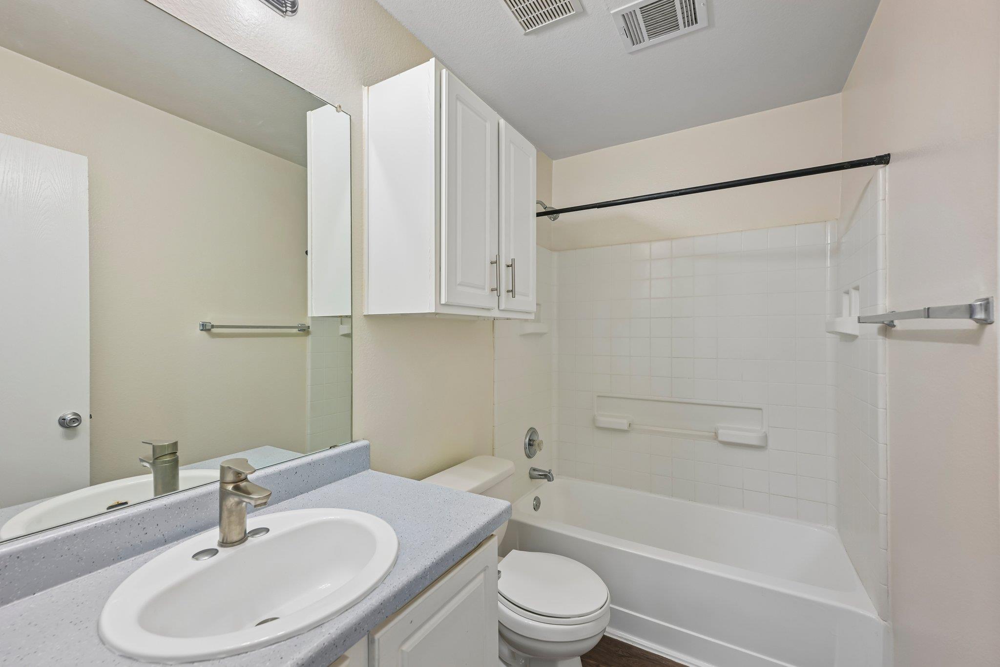 304  Wegstrom St, photo 8