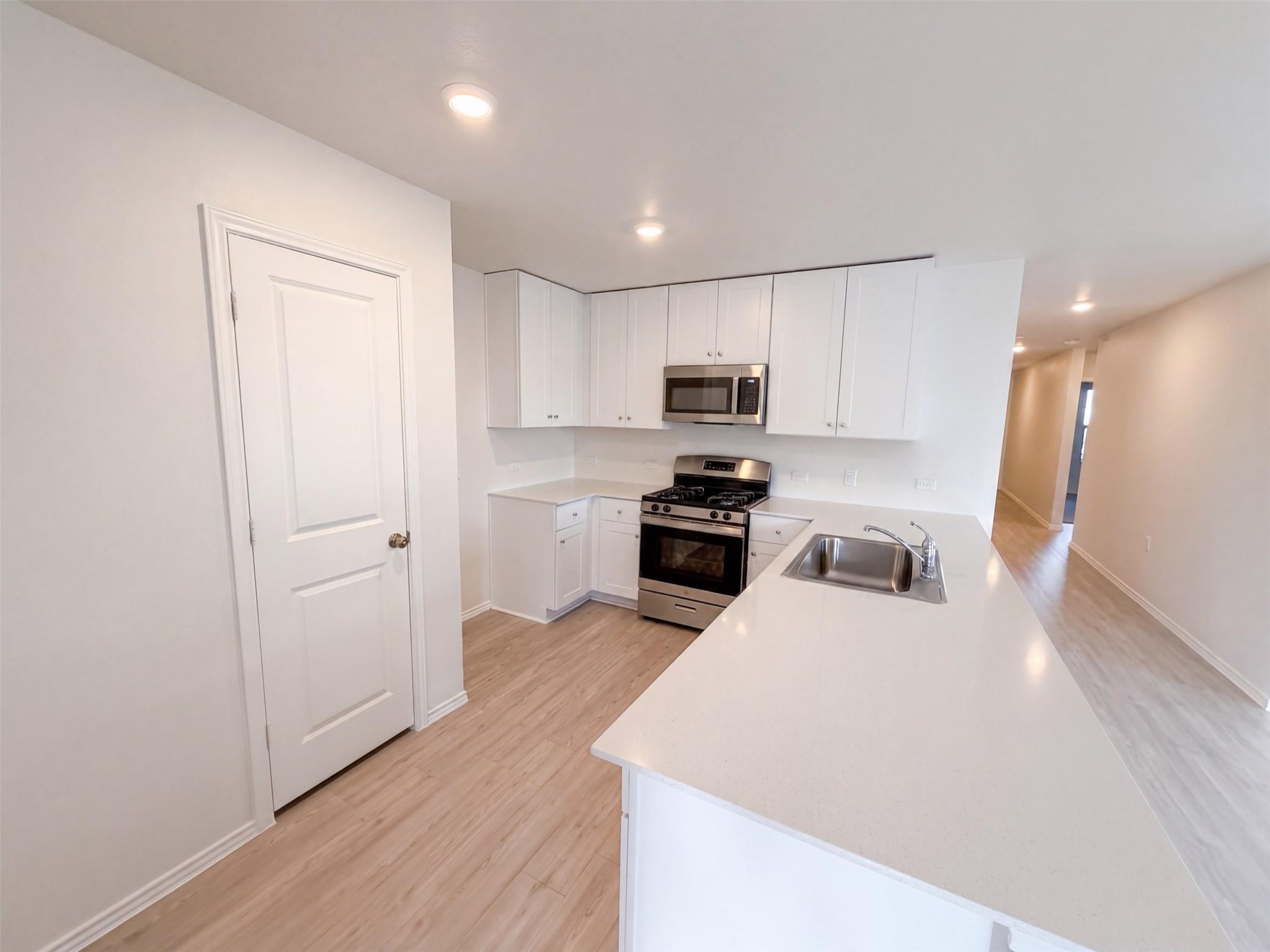 1905  Willkomen Way, photo 11