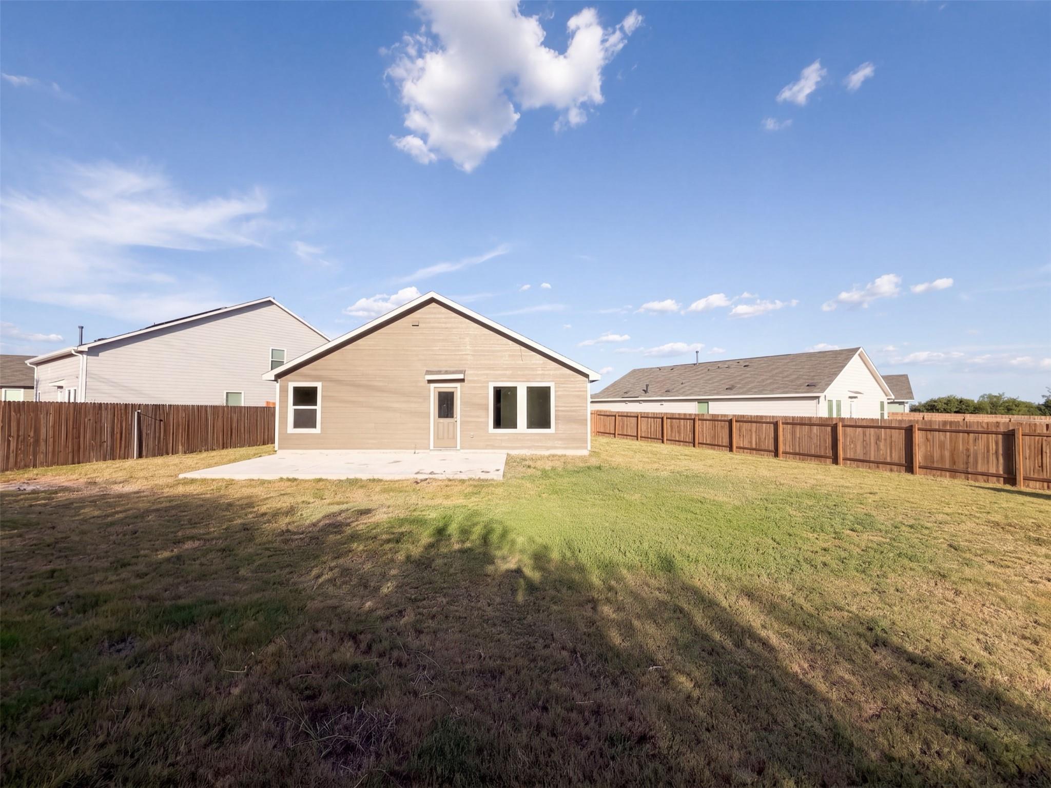 1905  Willkomen Way, photo 9