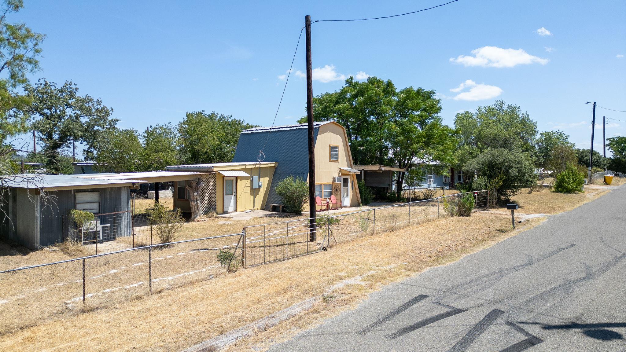 916  Apache Dr, photo 4