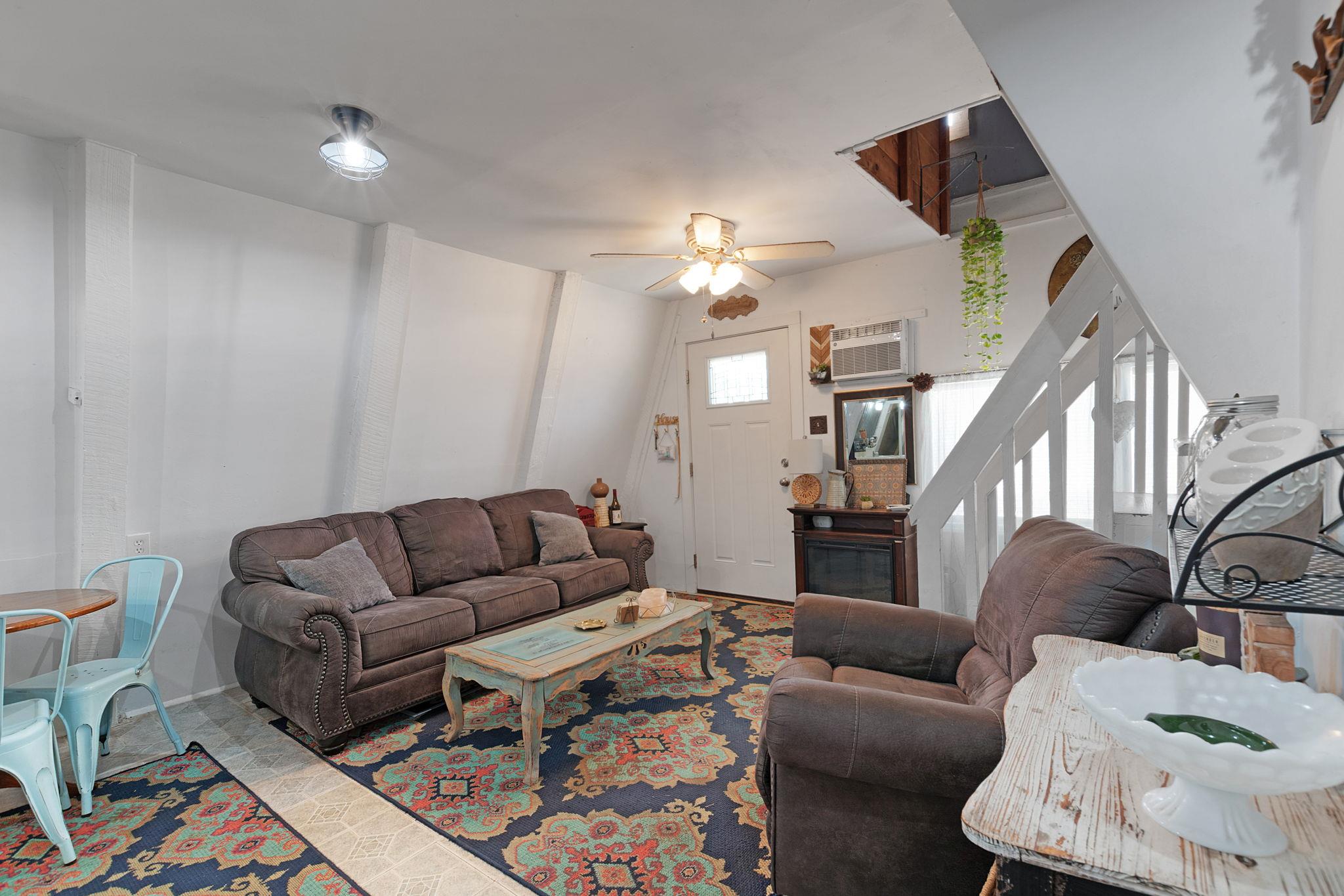 916  Apache Dr, photo 8