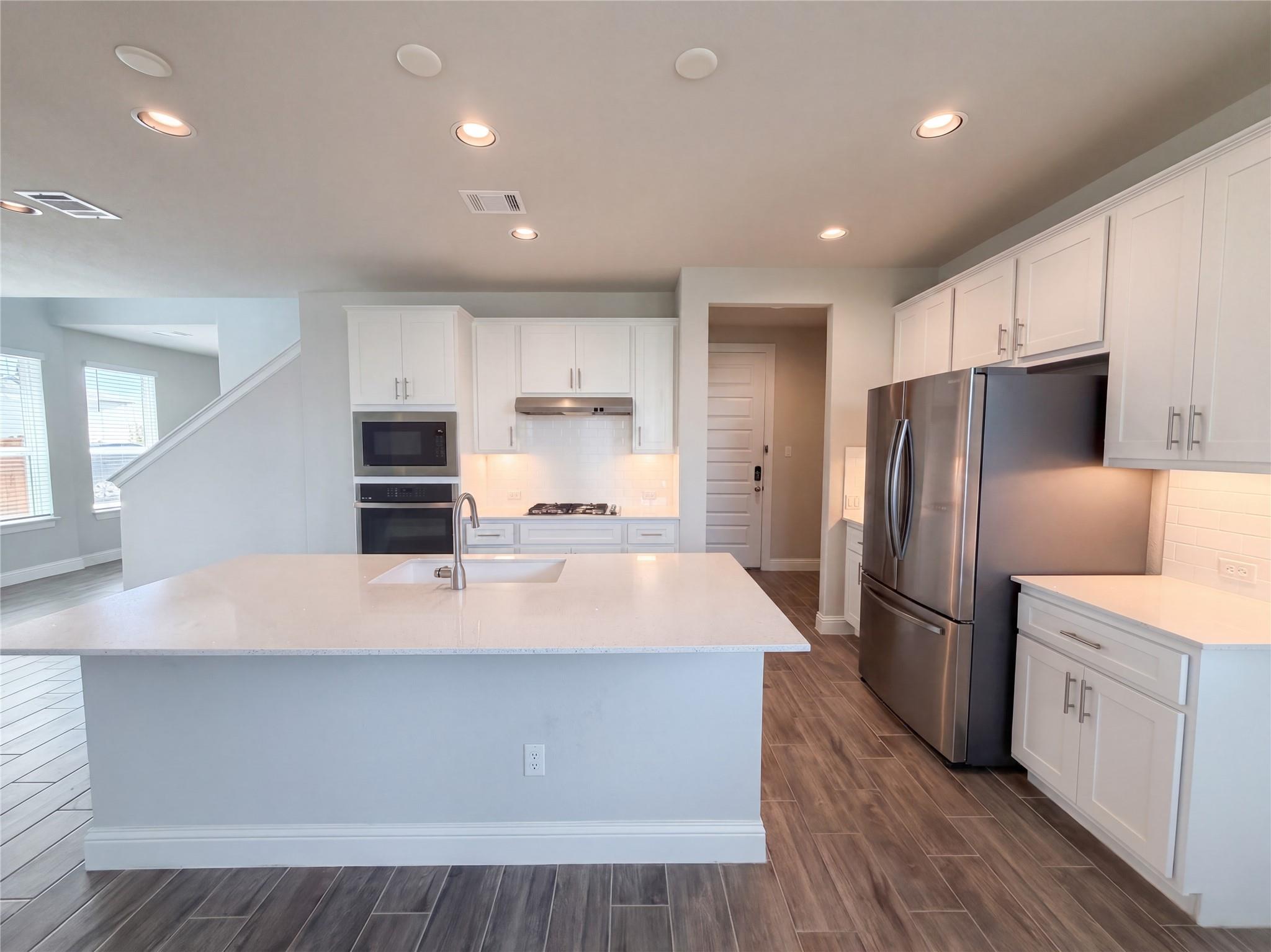 124  Crescent St, photo 3