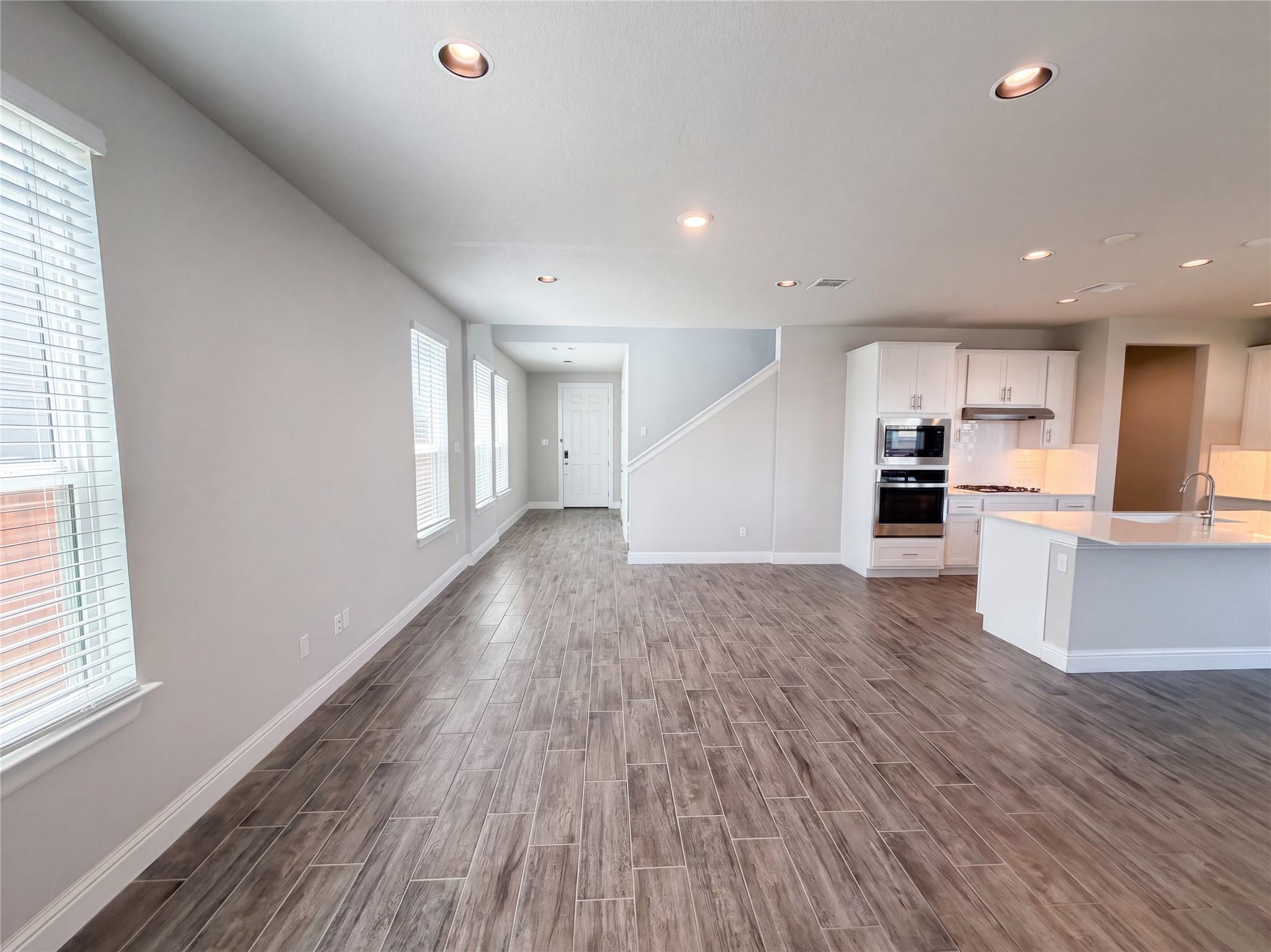 124  Crescent St, photo 4