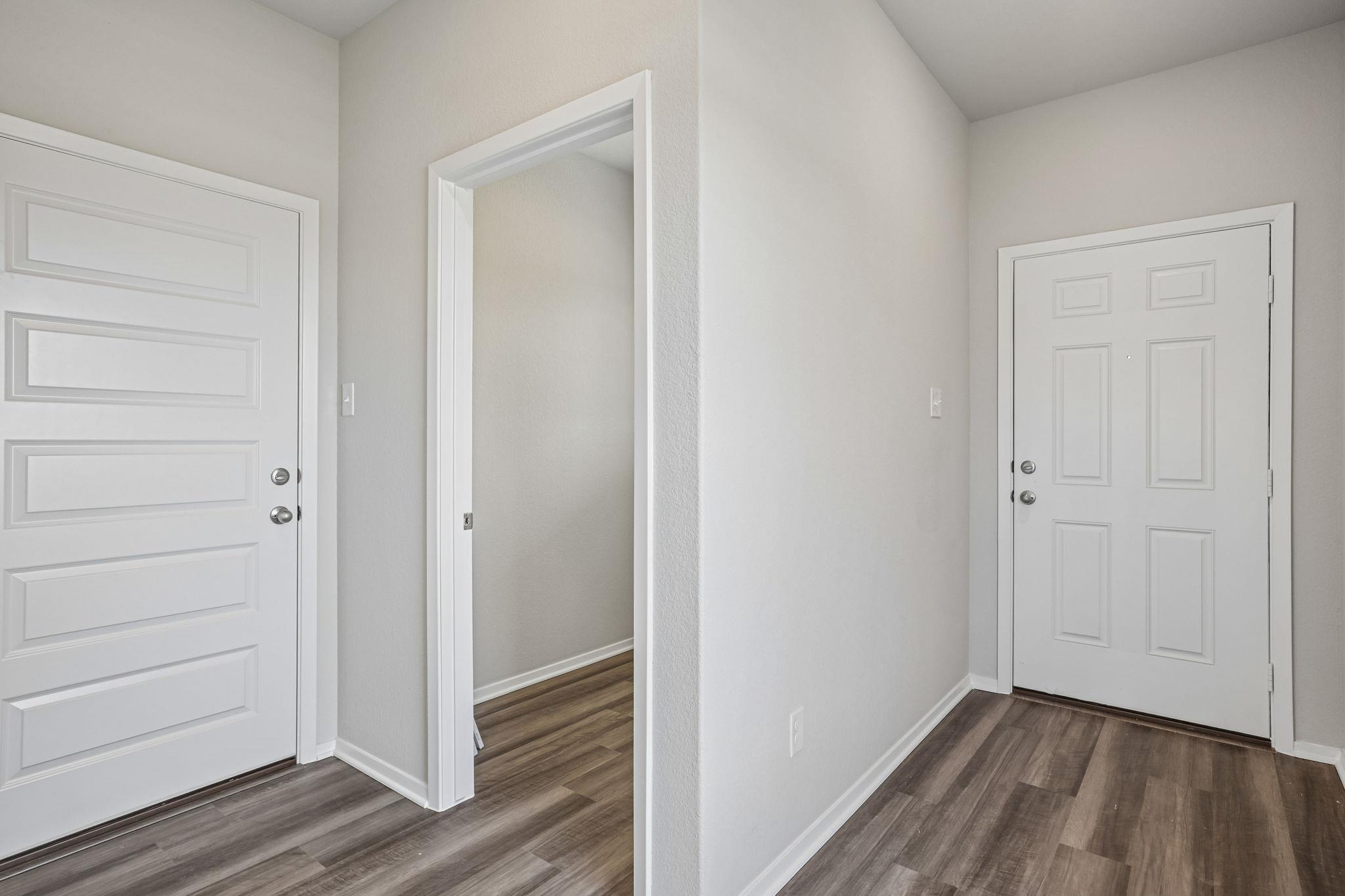 5600  San Pietro Dr, photo 3
