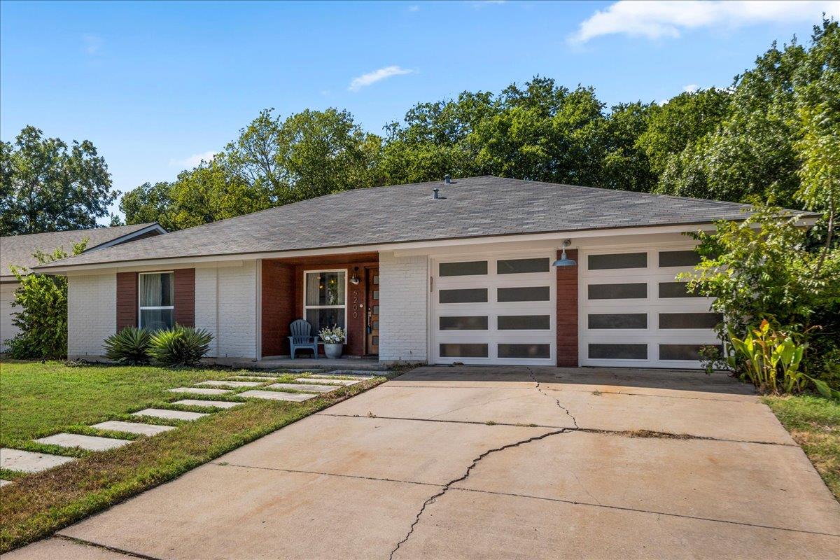 6200  Blarwood Dr, photo 2