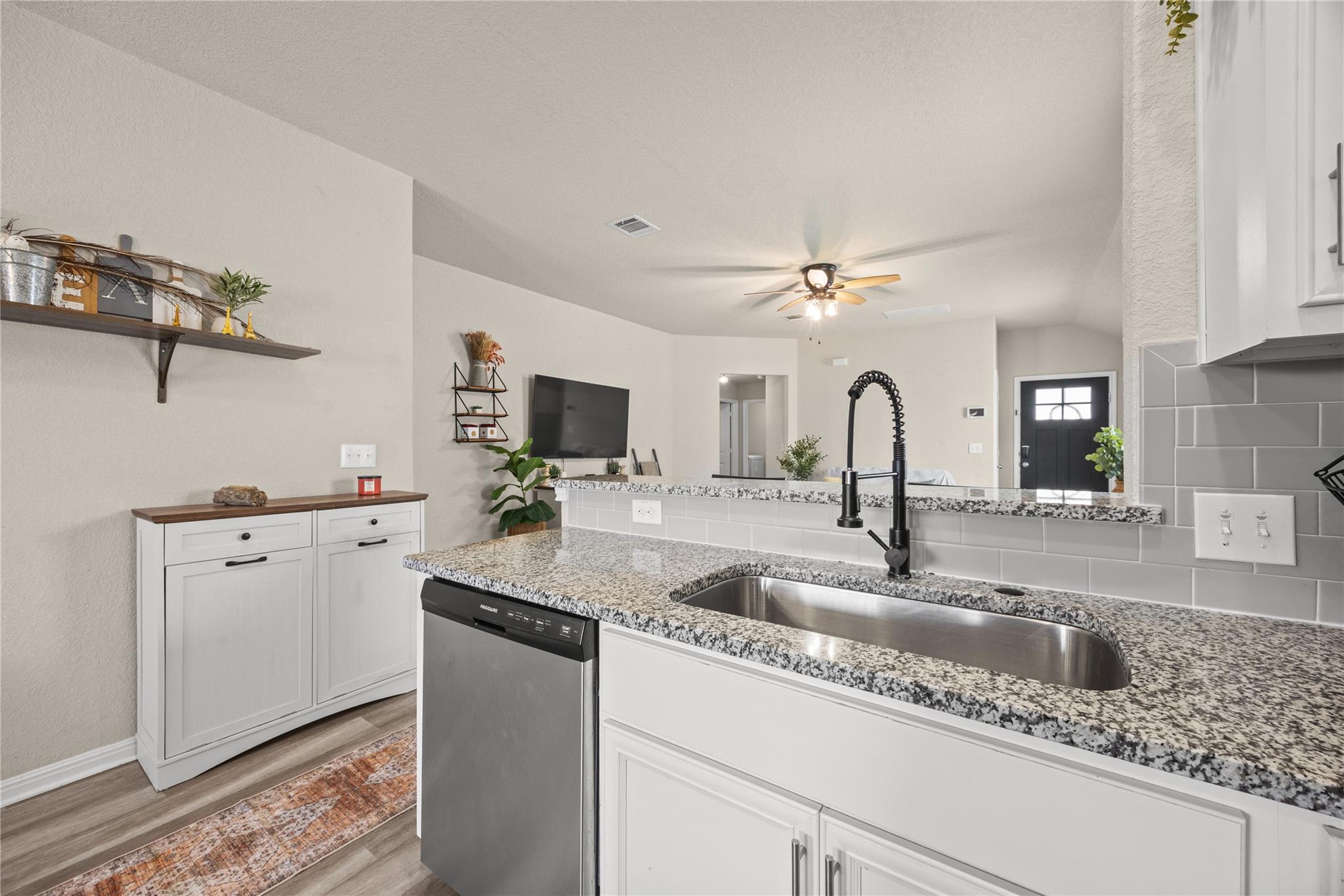 304  Dubina Ave, photo 12