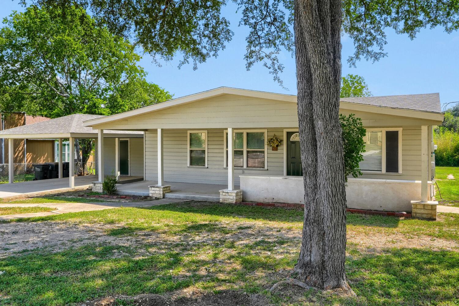 1211  N Bishop St, photo 2