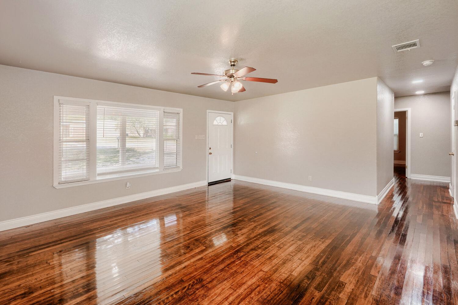 1211  N Bishop St, photo 5