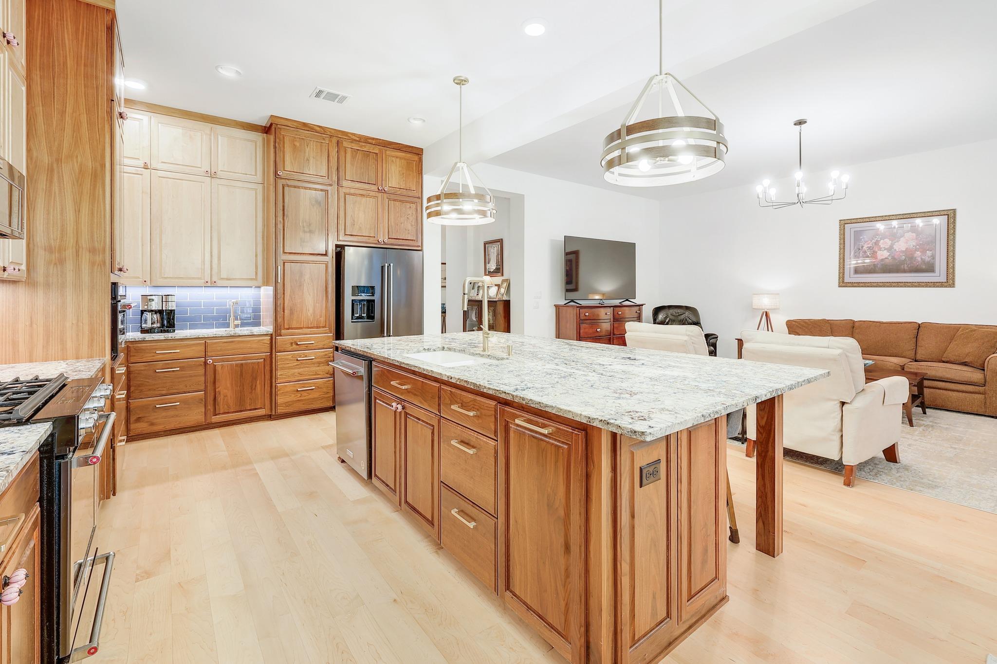 208  Escarpment Way, photo 7