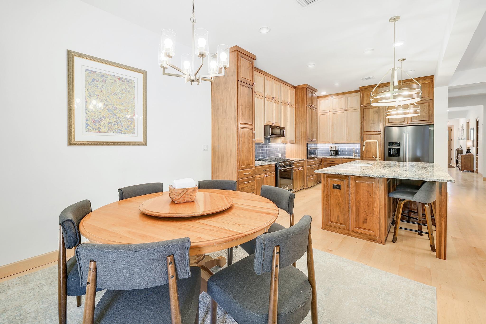 208  Escarpment Way, photo 9