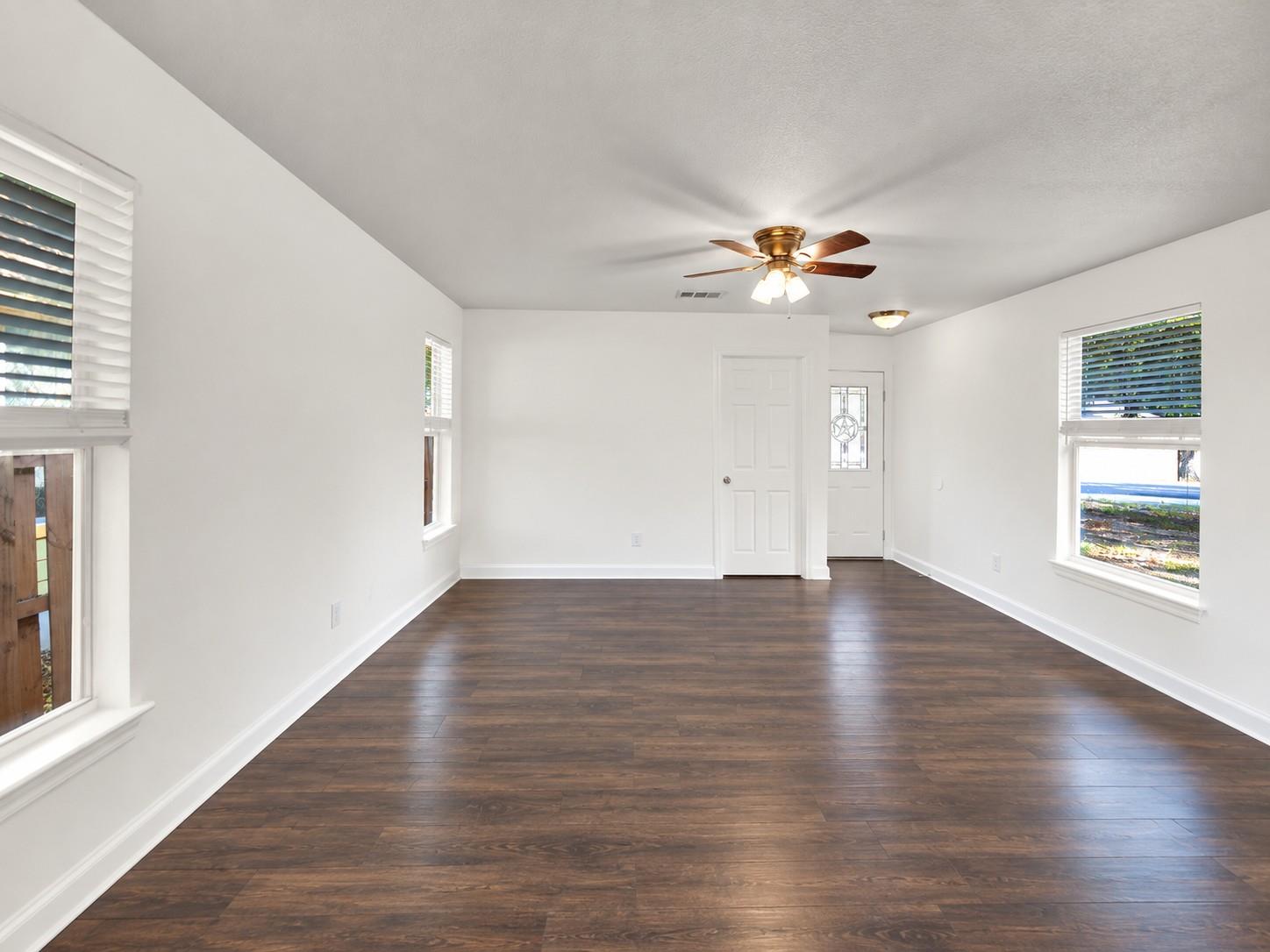 301  Armstrong St, photo 5