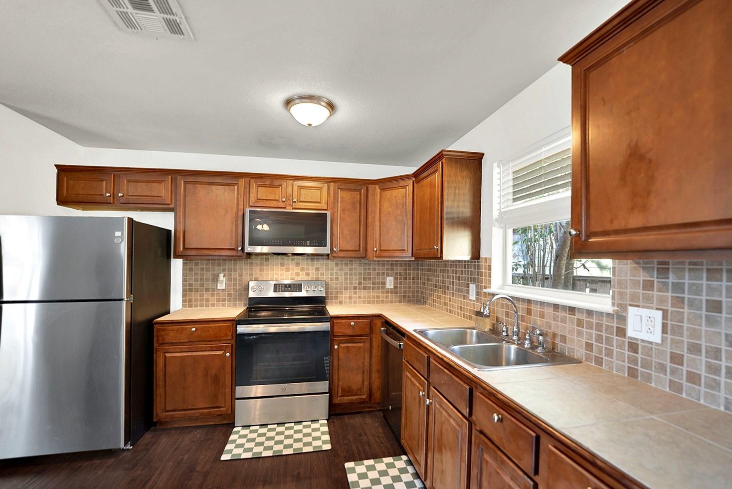 301  Armstrong St, photo 7