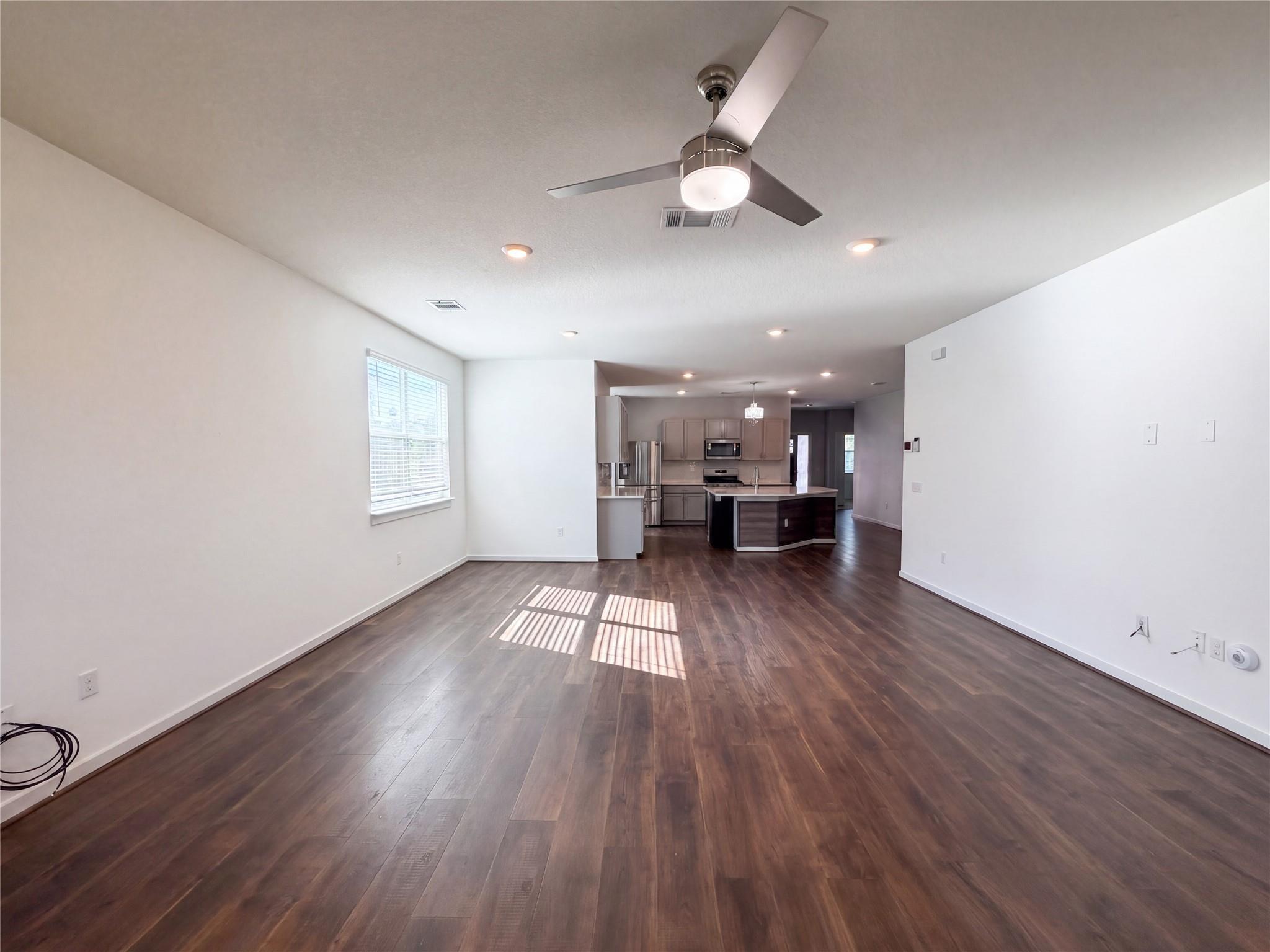 204  Florenz Ln, photo 3