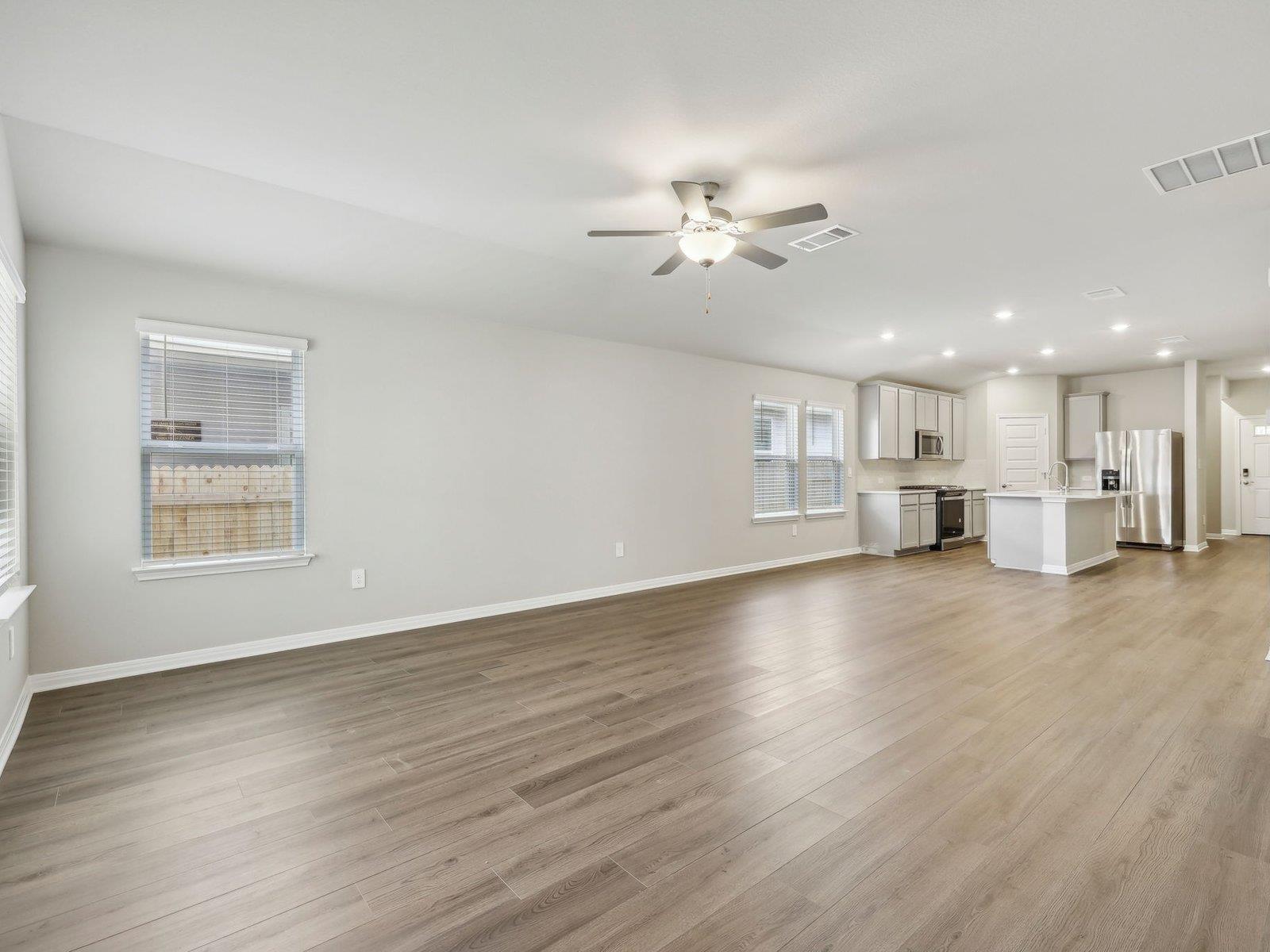 108 Woodbrook Dr photo 4