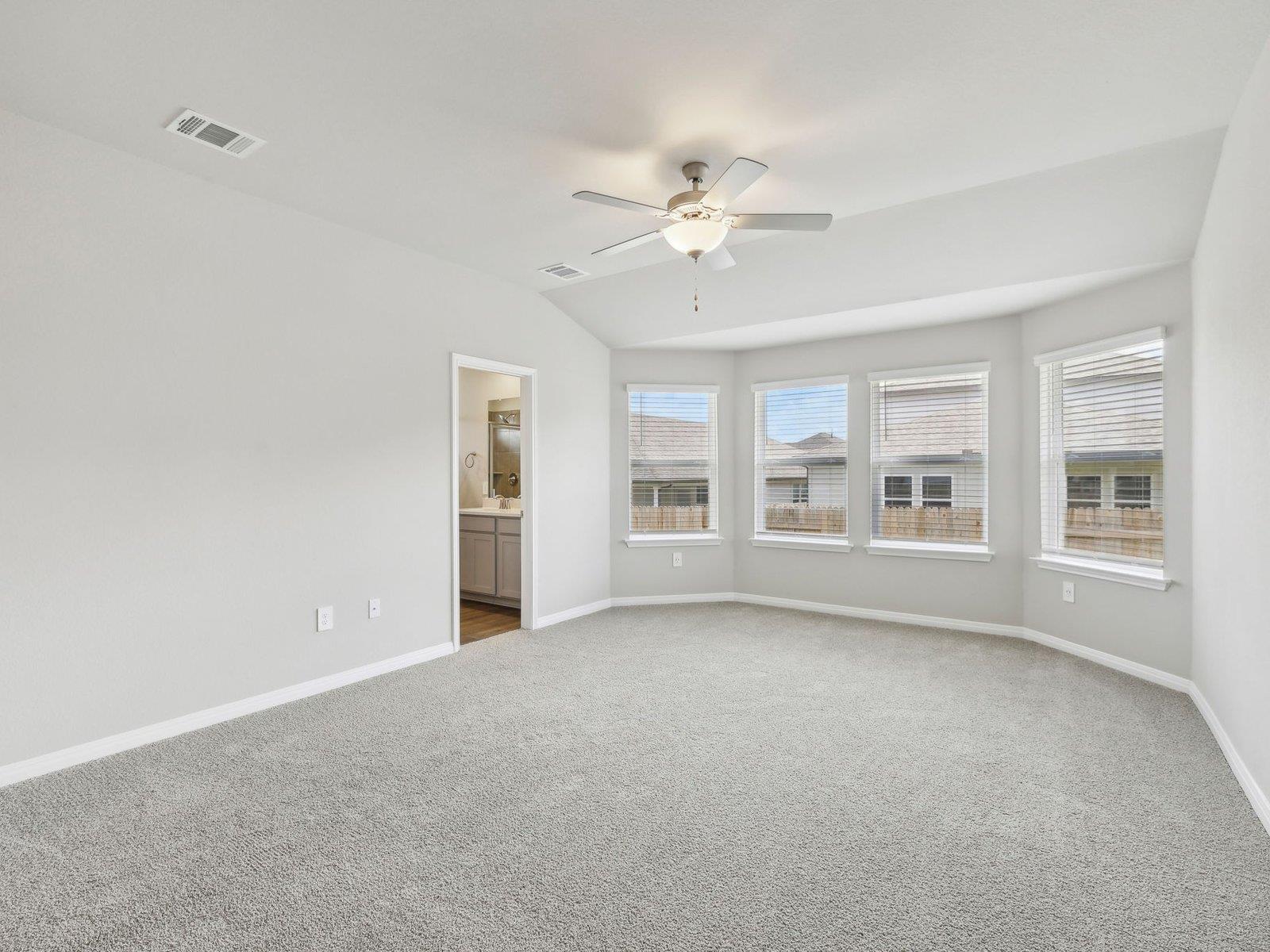 108 Woodbrook Dr photo 6