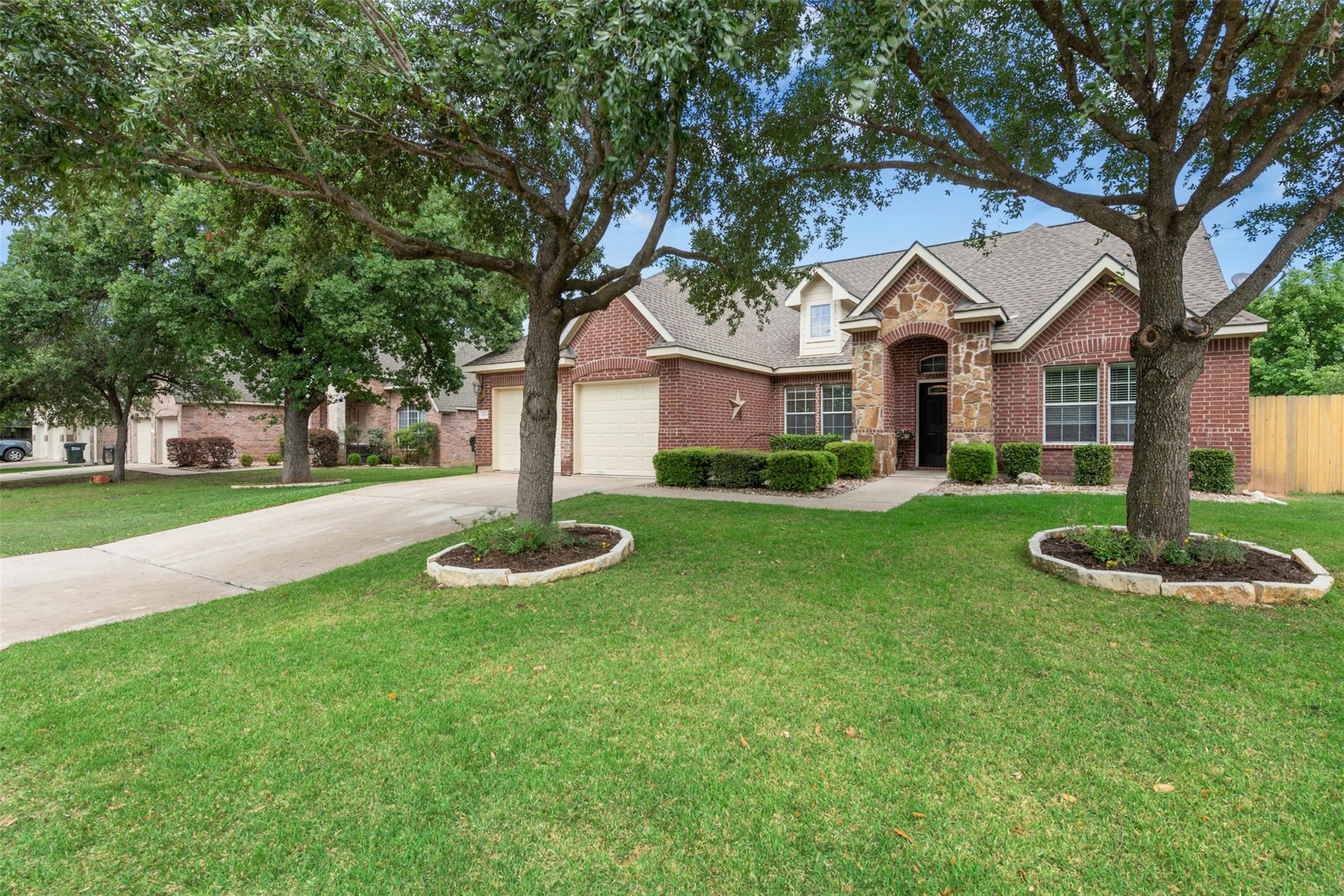 30013  Edgewood Dr, photo 2