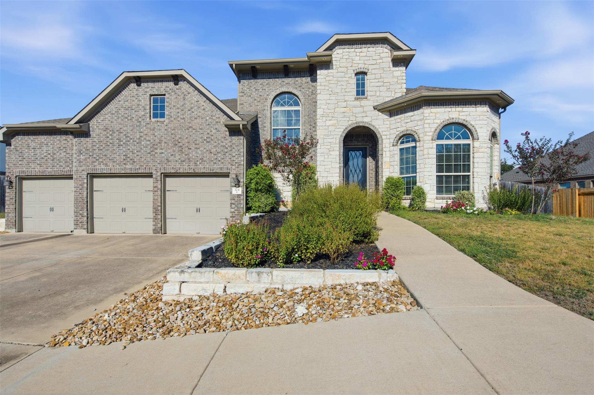 324  Stoney Point Rd, photo 2