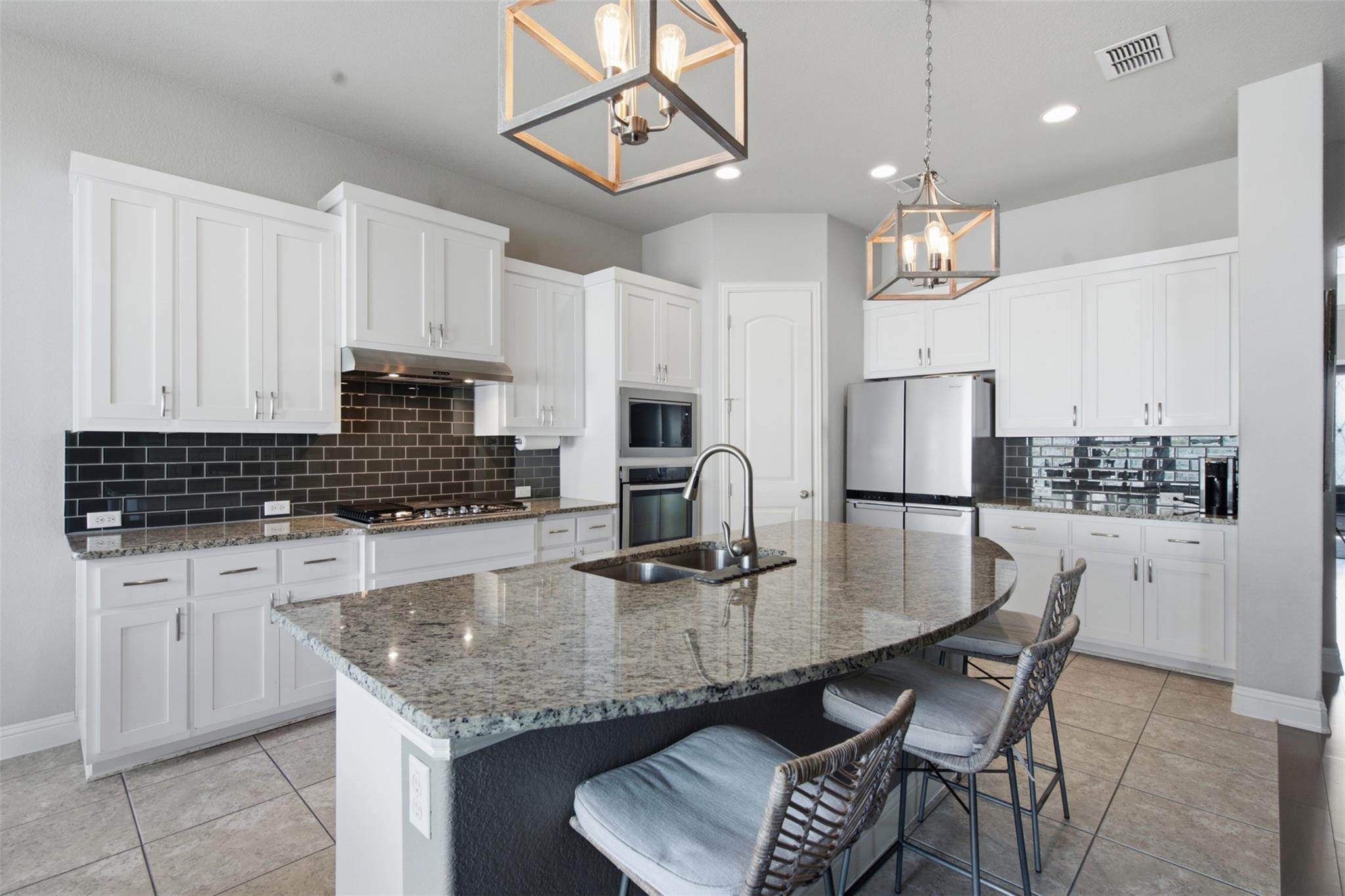 324  Stoney Point Rd, photo 3
