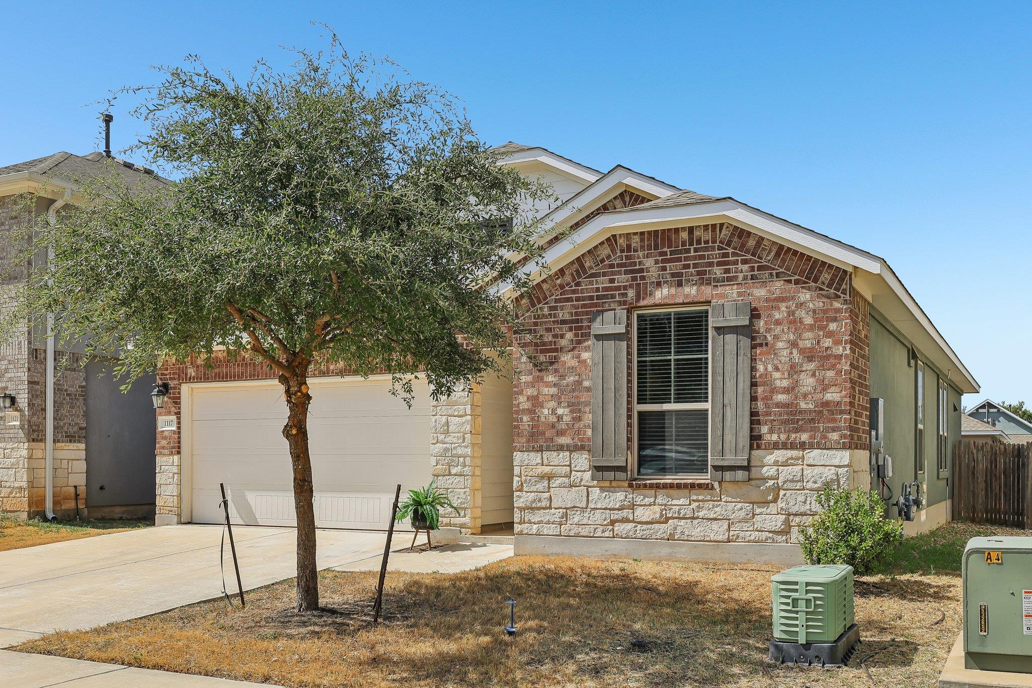 1117  Waterfall Ave, photo 2