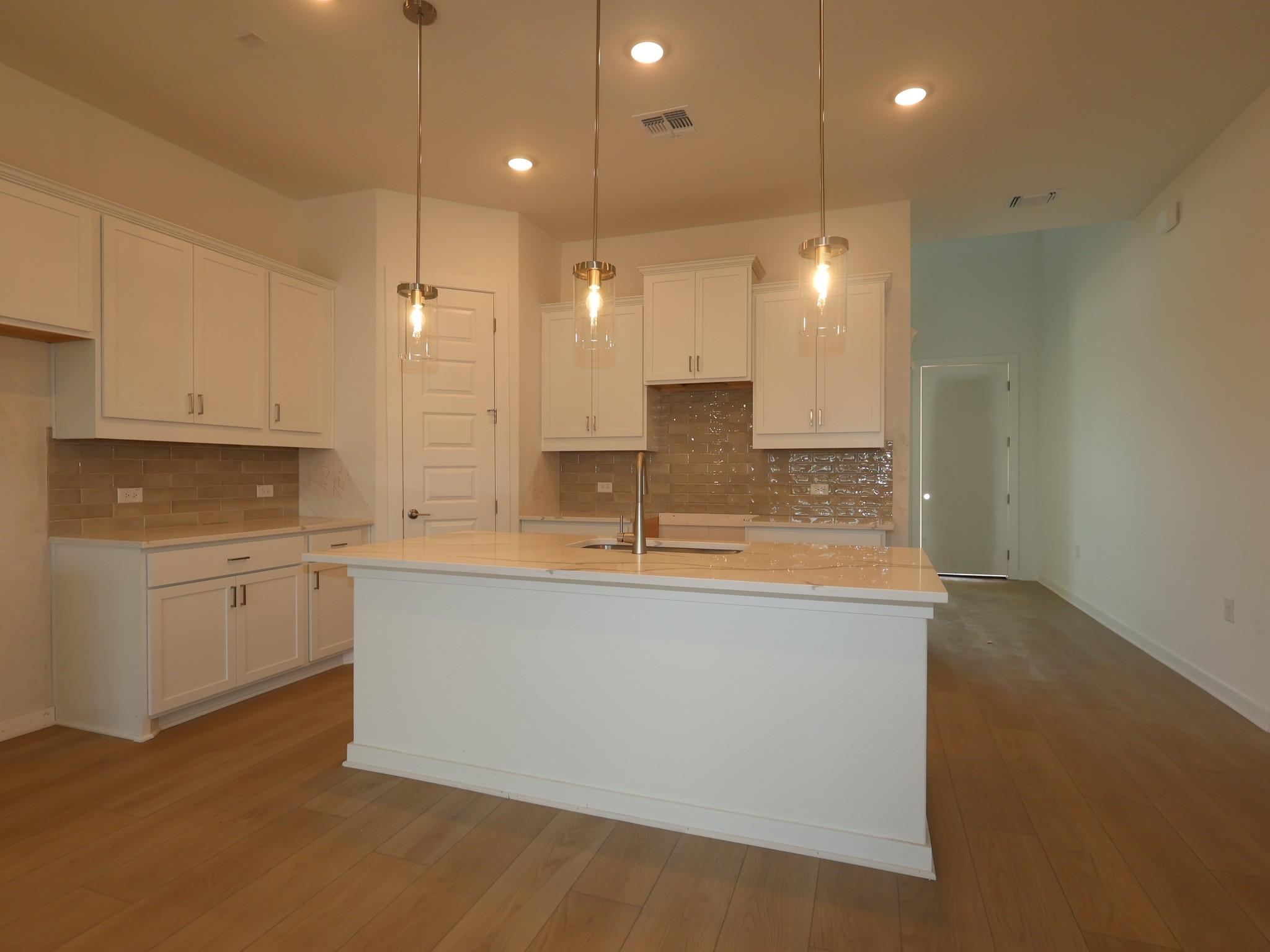 134  Leland Ave, photo 4