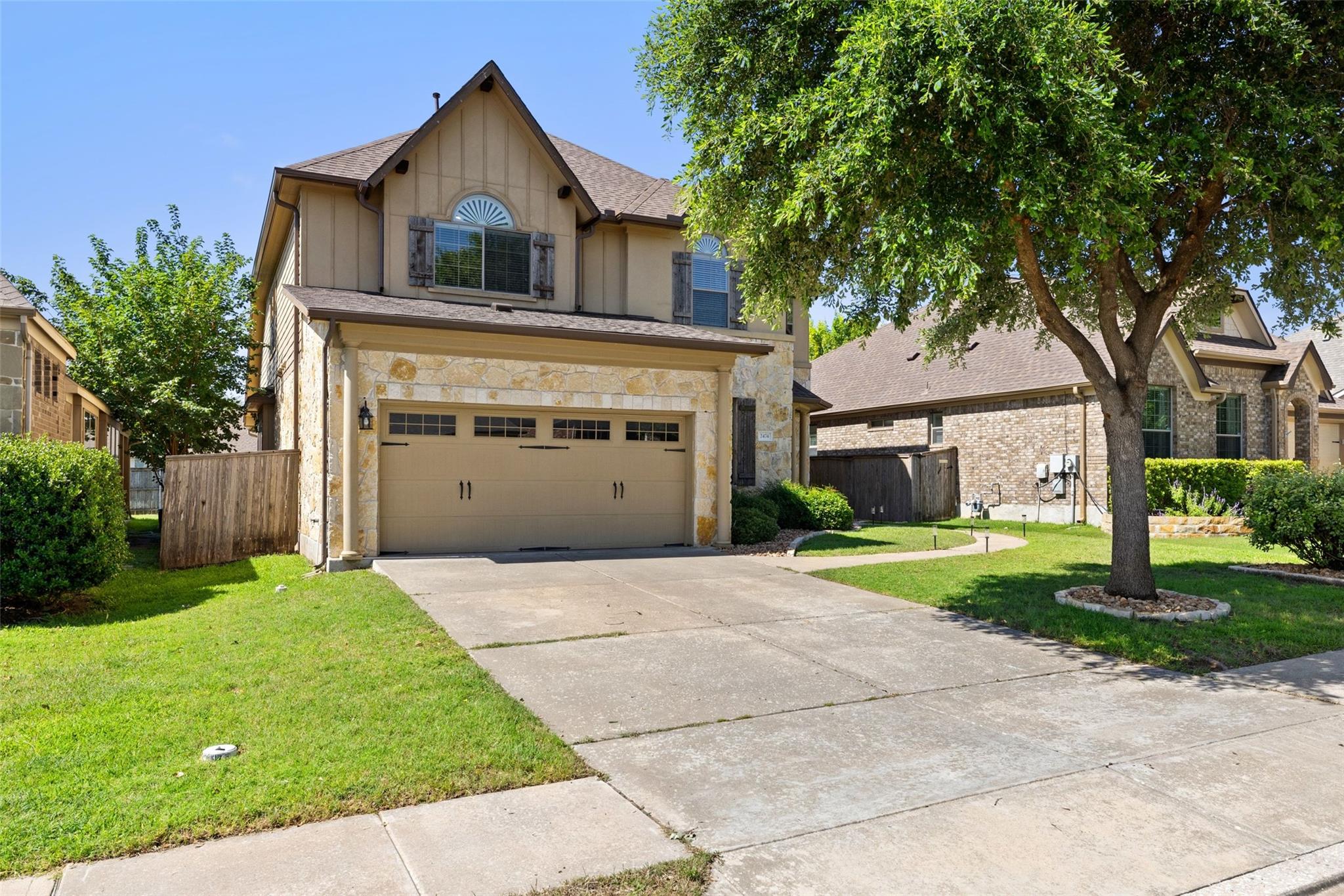 2474  Santa Barbara Loop, photo 3