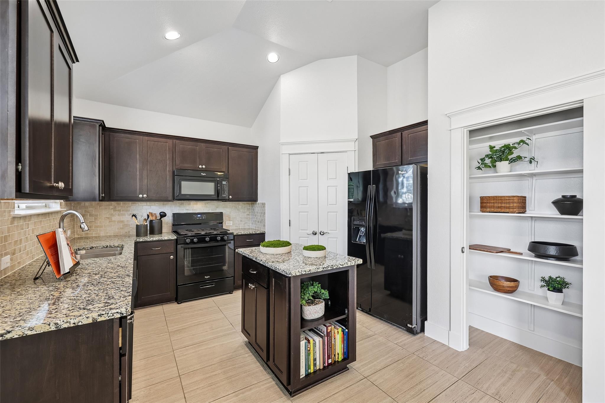 1754  Rowdy Loop, photo 8