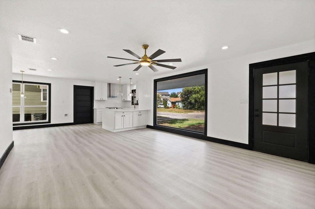 606  Barbara Dr, photo 3